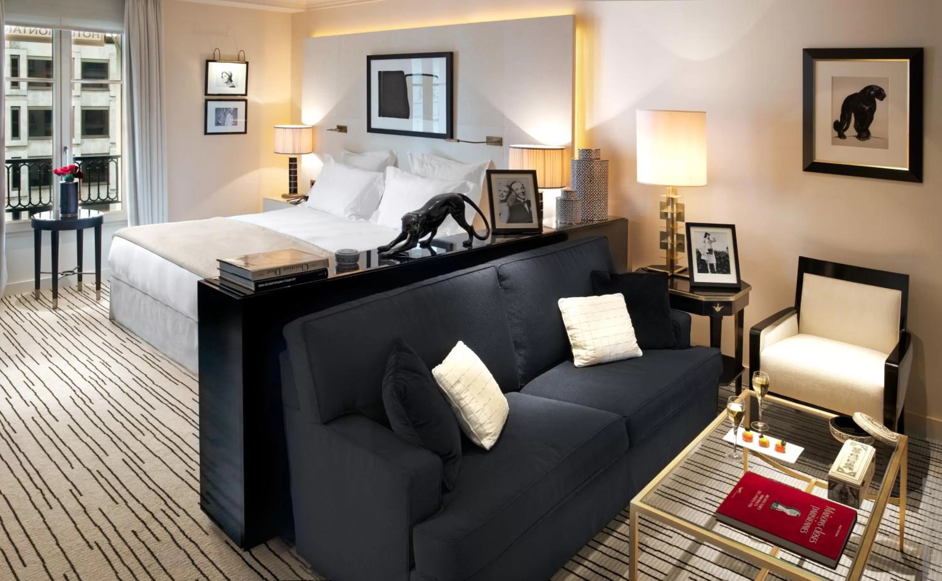 Junior Suite with City View in Hotel Montaigne