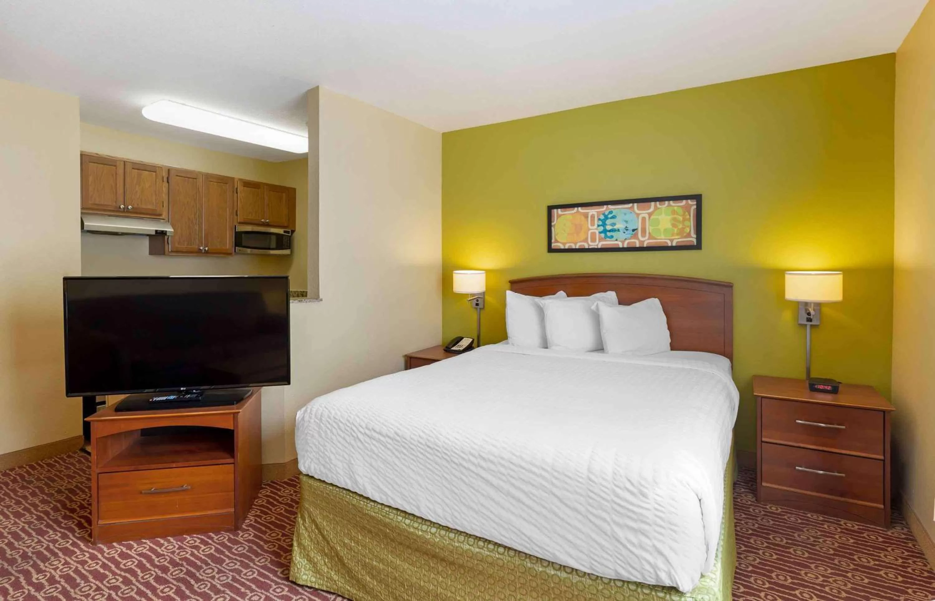 Deluxe studio 1 Queen Bed Non-Smoking in Extended Stay America Suites - Richmond - Glen Allen - Short Pump