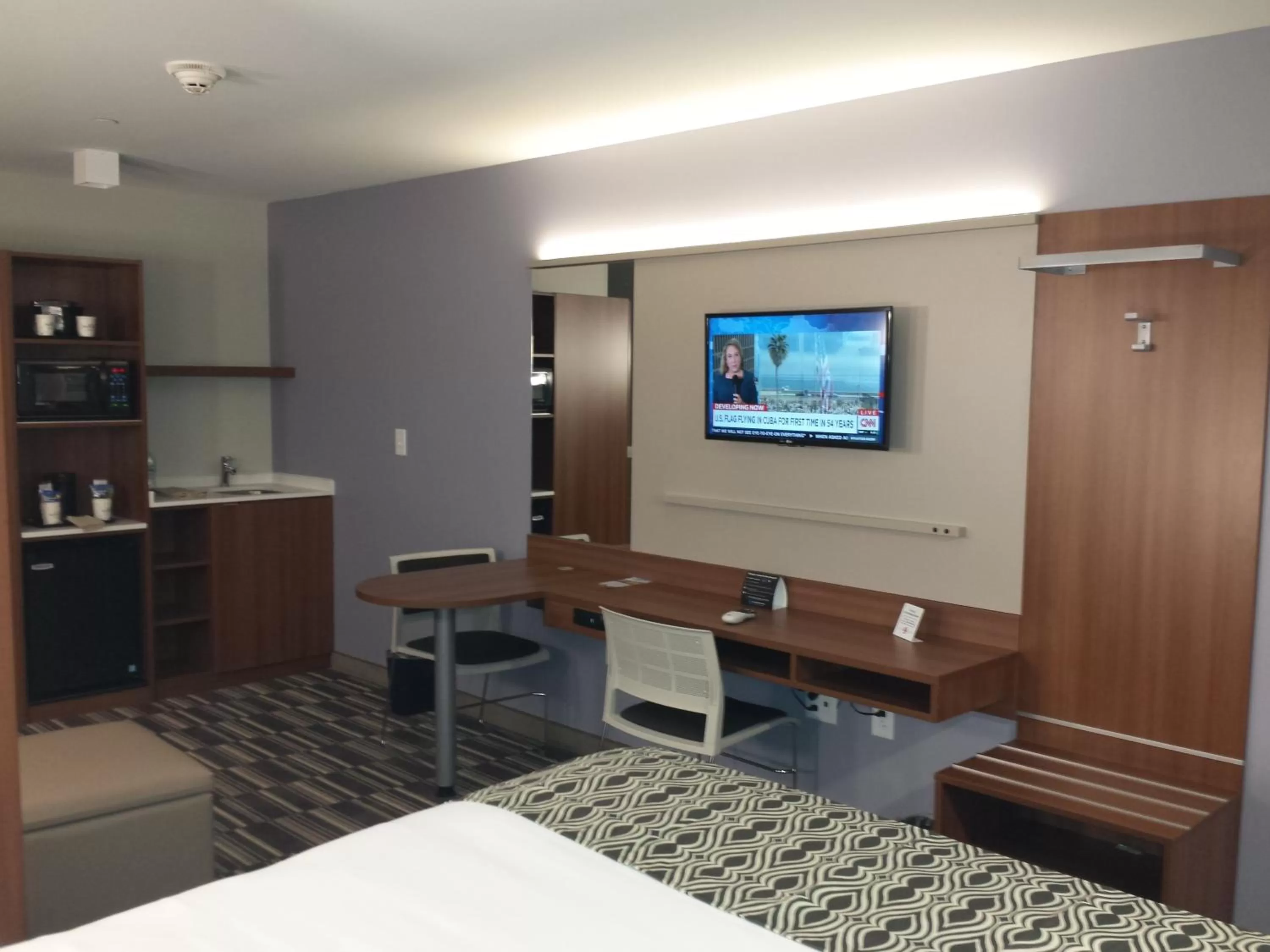 Queen Room - Non-Smoking in Microtel Inn & Suites by Wyndham Philadelphia Airport Ridley Park