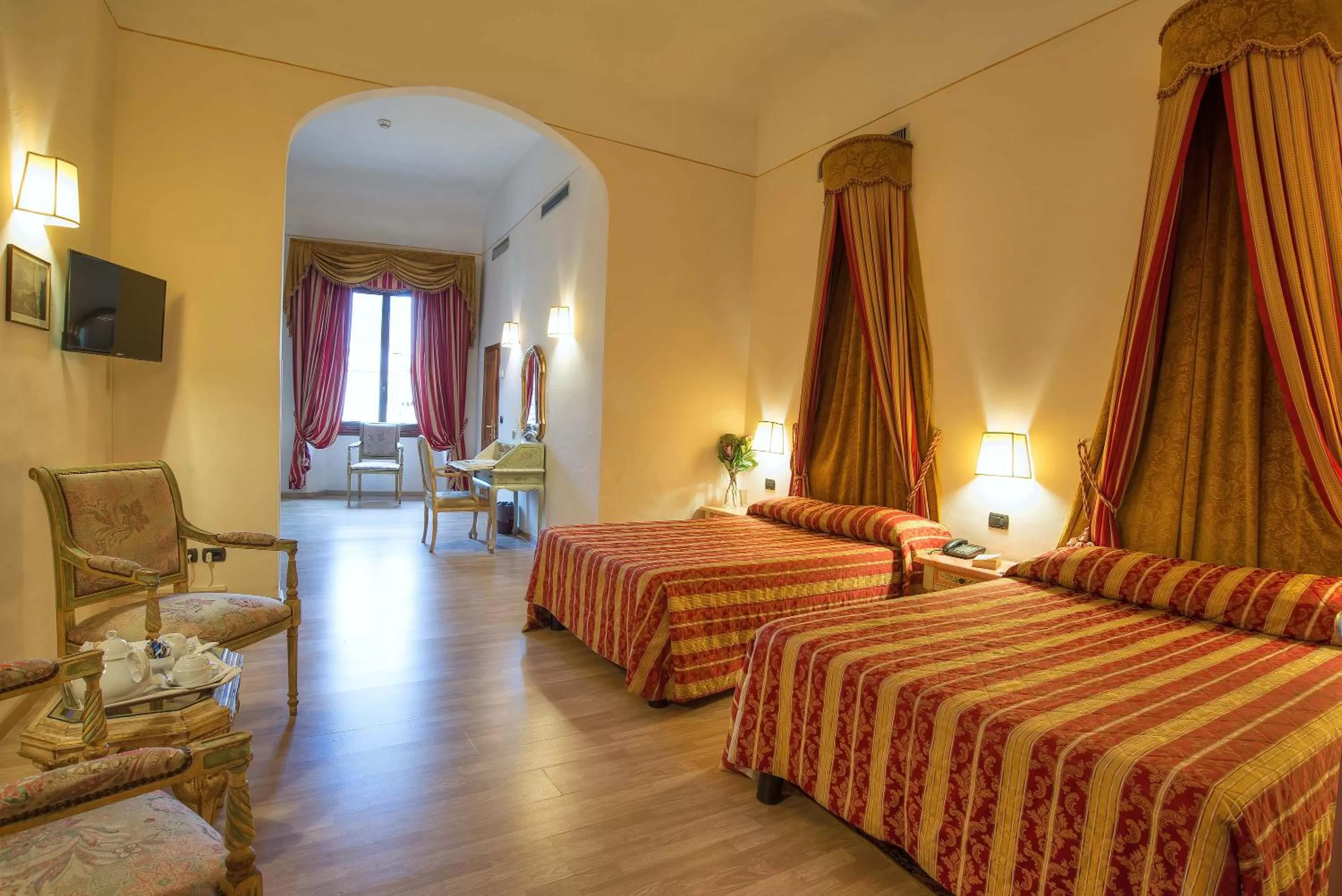 Suite in Hotel Paris