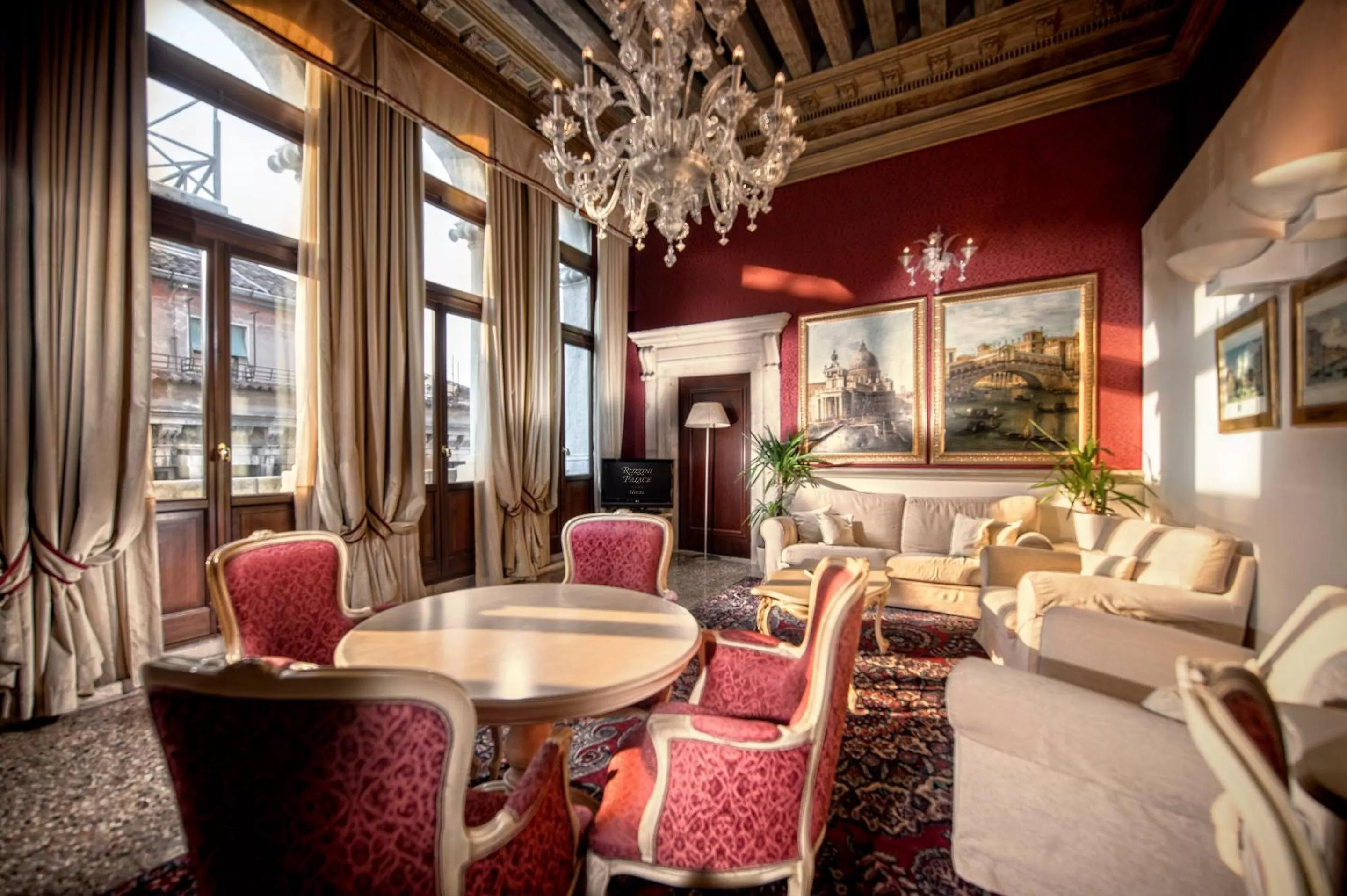 Suite with Balcony in Ruzzini Palace Hotel