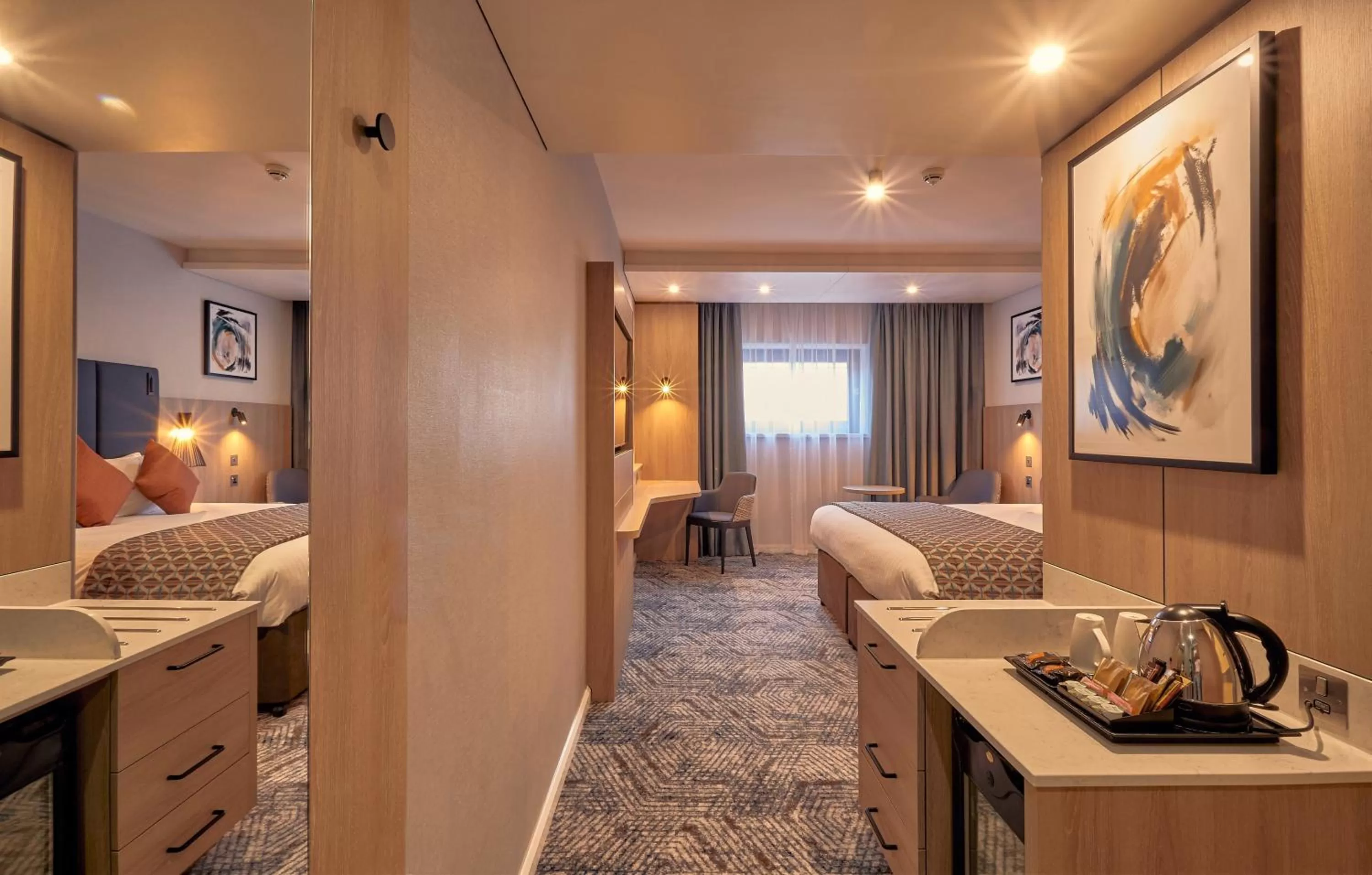 Standard Twin Room - Disability Access in Crowne Plaza Reading