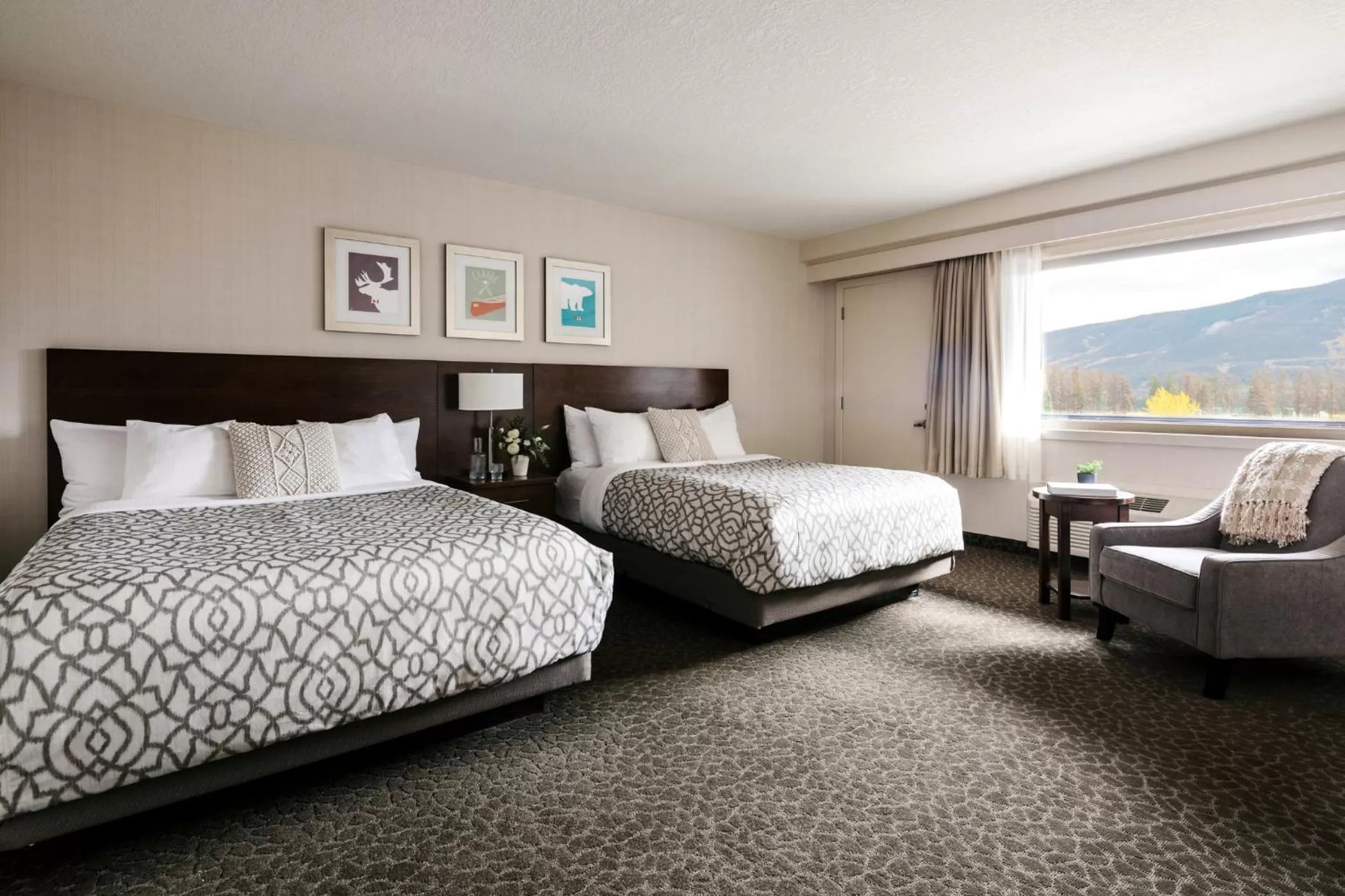 Queen Studio in The Crimson Jasper