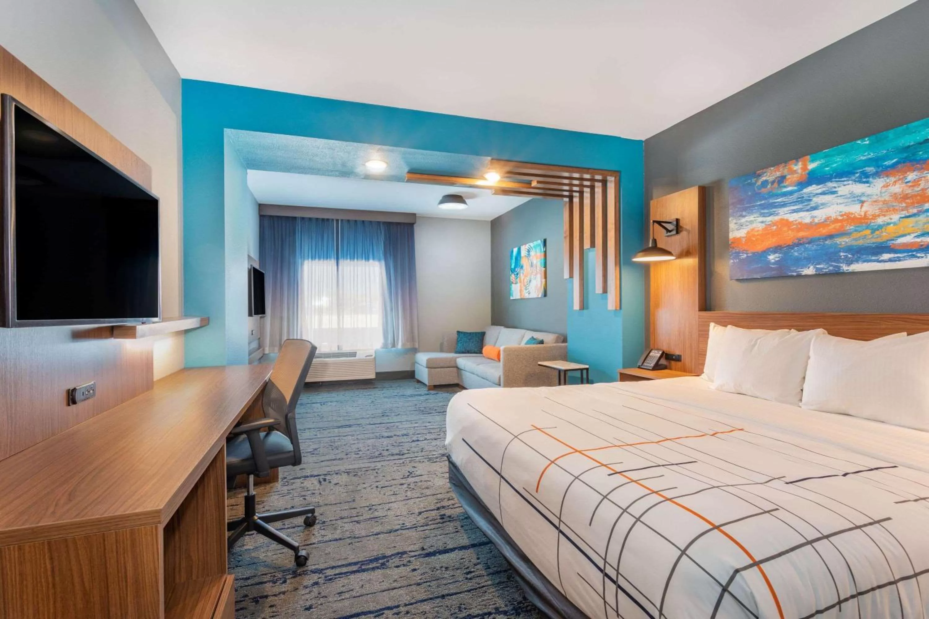 King Suite - Non-Smoking in La Quinta Inn & Suites Limon by Wyndham