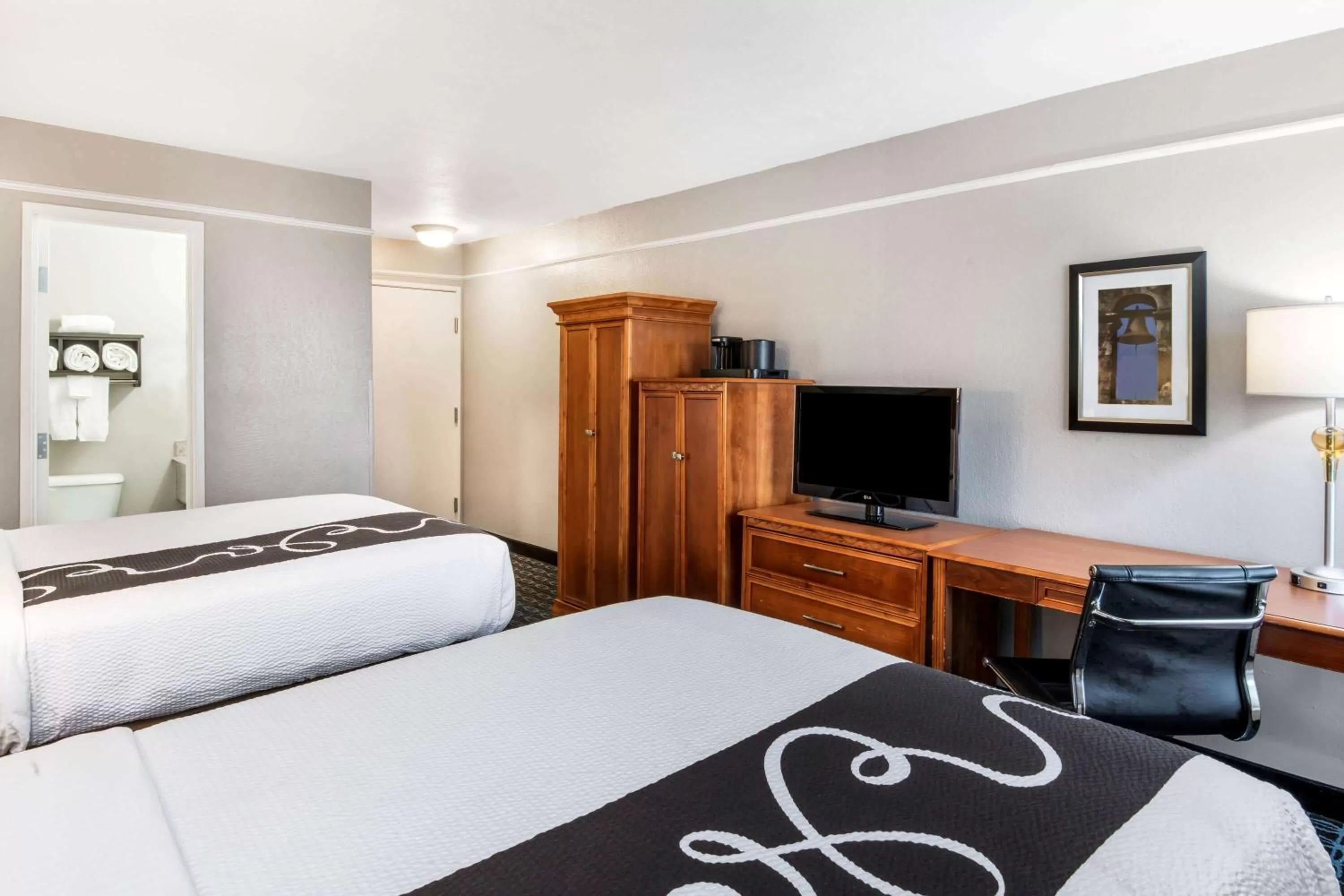 Deluxe Double Room with Two Double Beds in La Quinta Inn by Wyndham San Antonio Brooks City Base