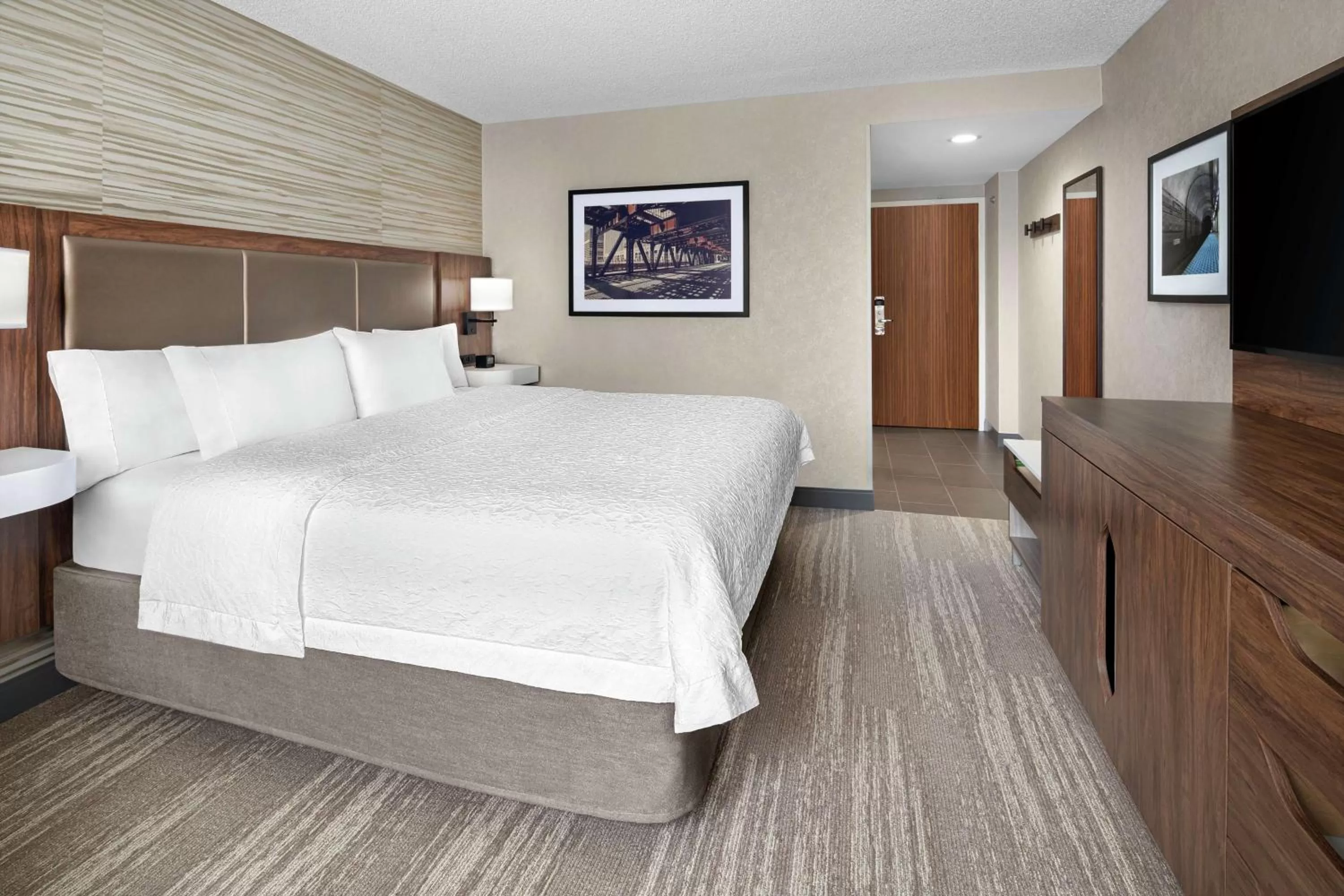 King Room - Hearing Access/Non-Smoking in Hampton Inn & Suites Chicago-Downtown