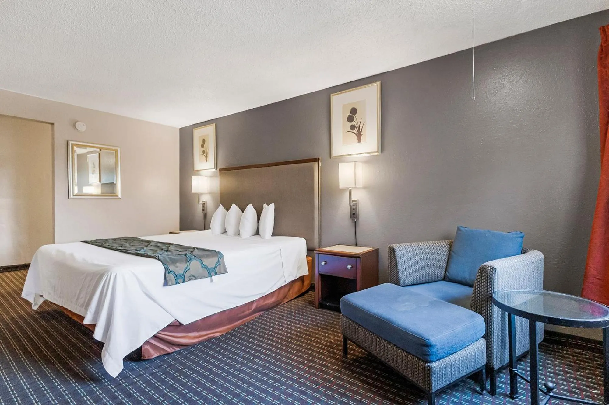 King Room in Heritage Inn Express Hayward
