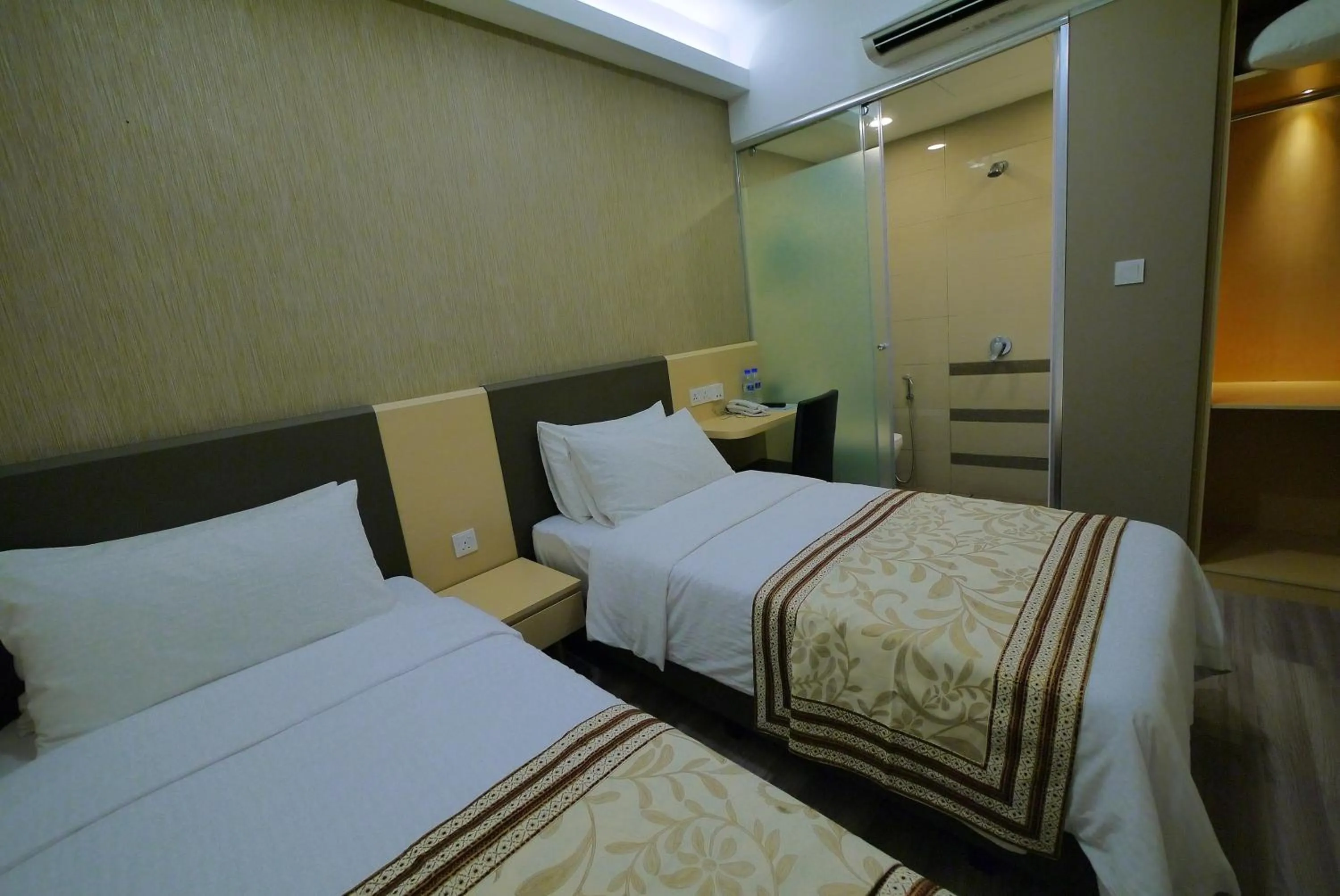 Standard Twin Room - no window in 33 Boutique Hotel Bandar Sunway