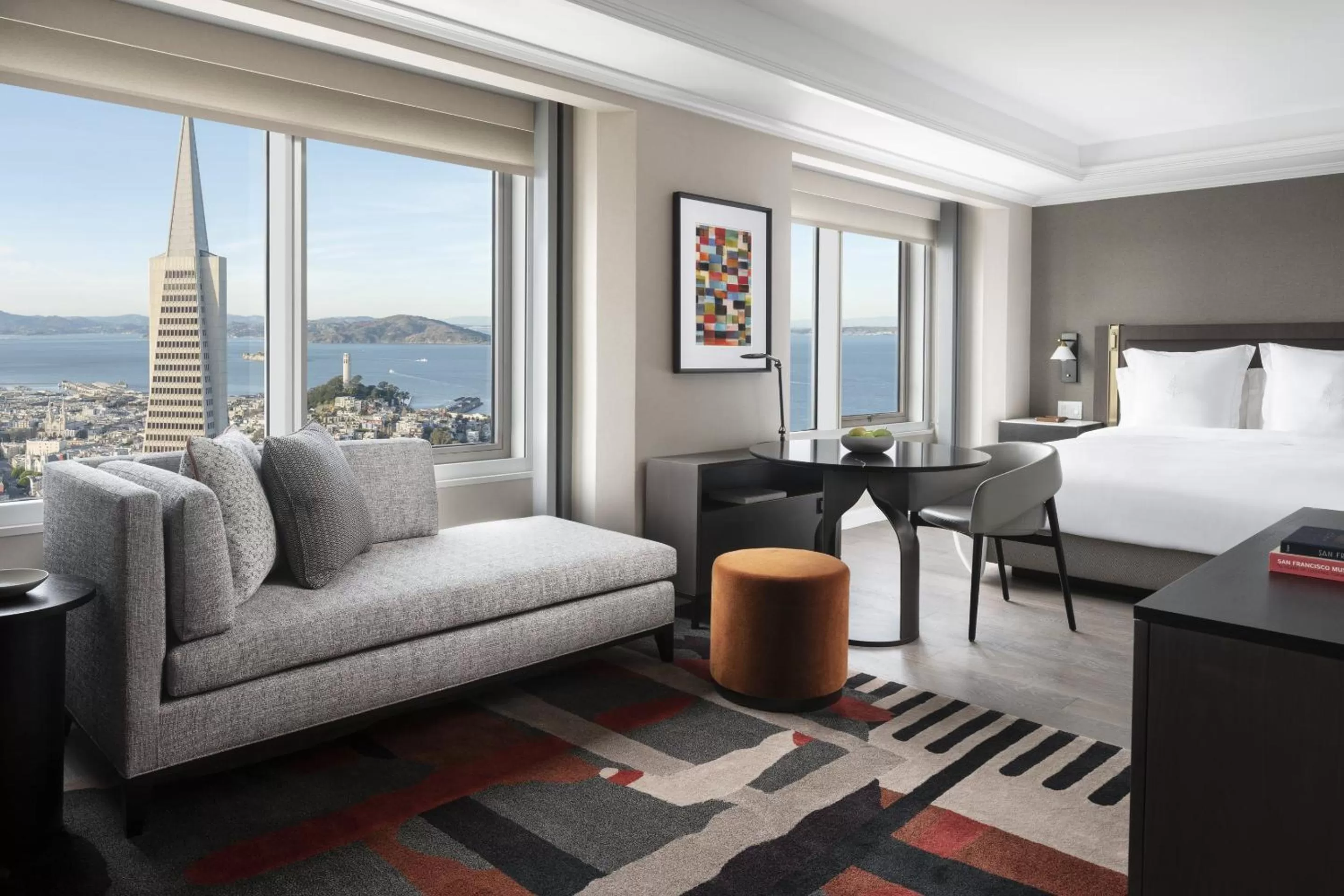Deluxe King Room with Bay View - Hearing Accessible in Four Seasons Hotel San Francisco at Embarcadero