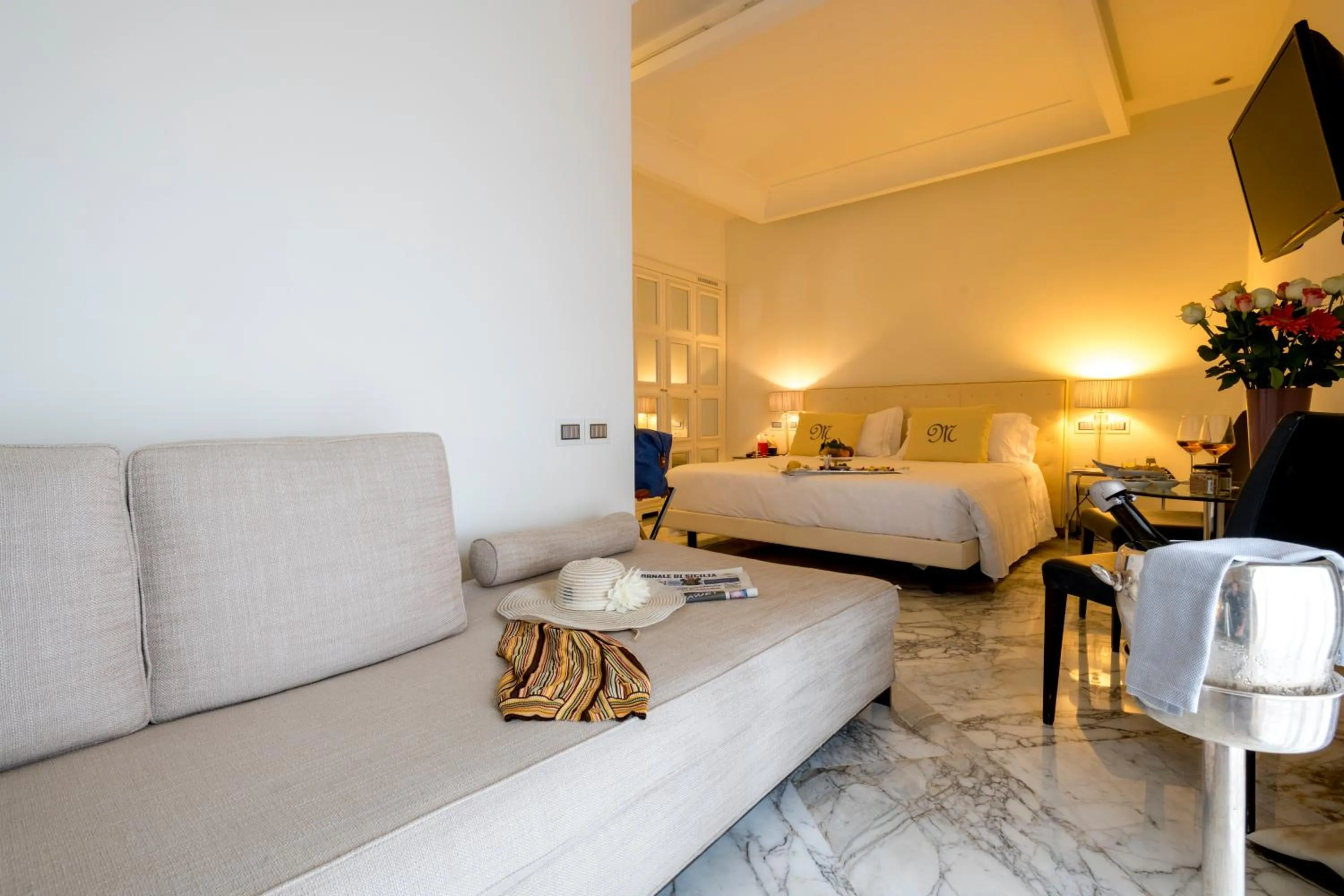 Deluxe Double Room with Terrace and Pool in Hotel Metropole Taormina