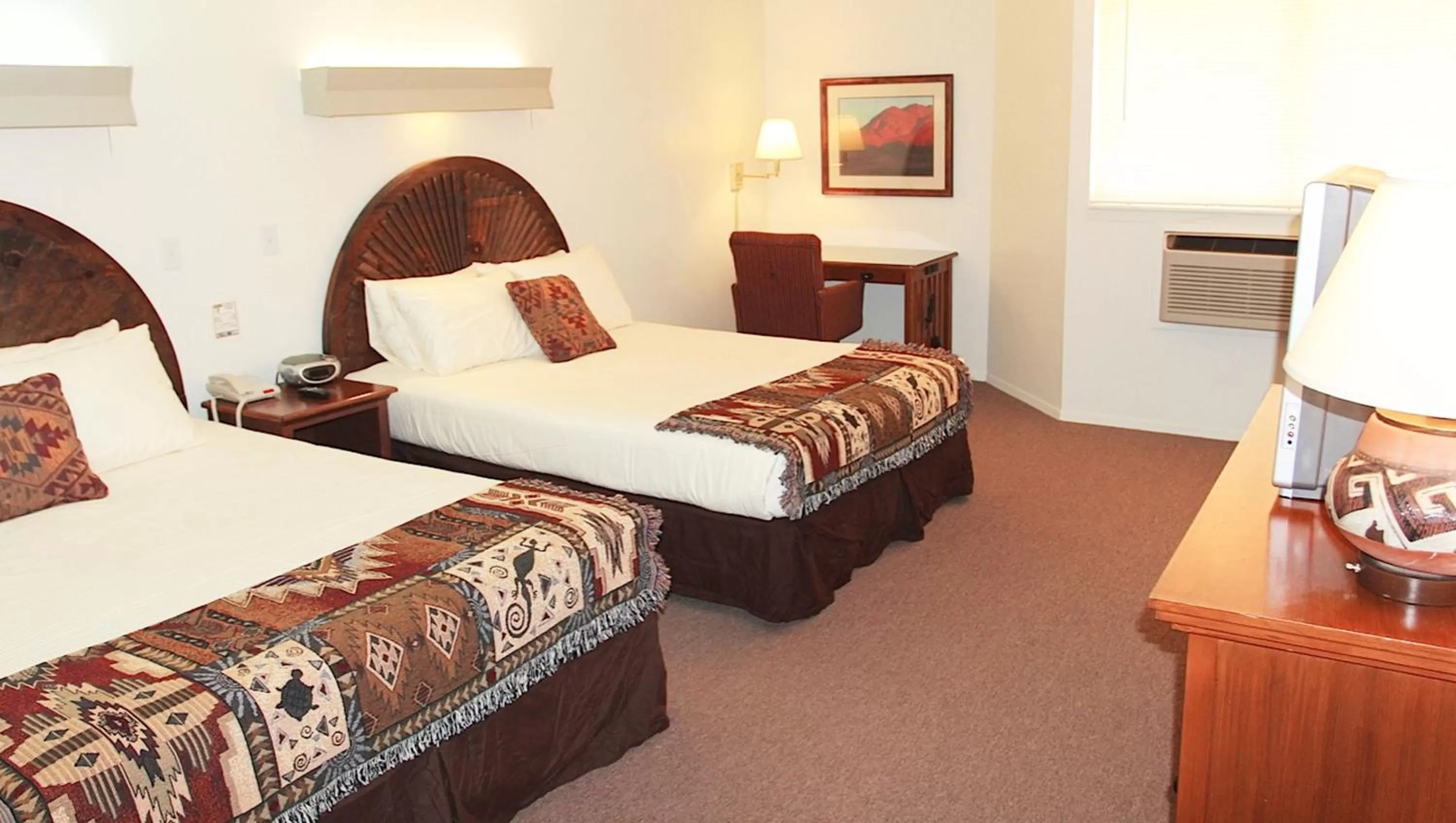 Deluxe Queen Room in Ticaboo Lodge