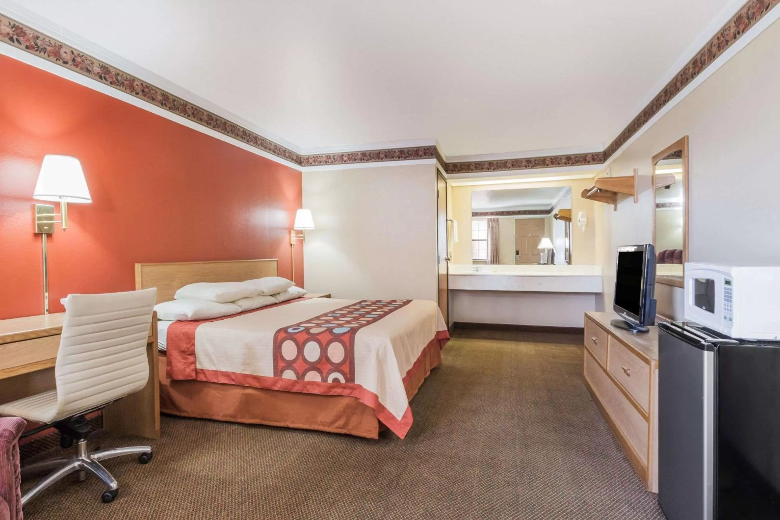 King Room - Non-Smoking in Super 8 by Wyndham Mount Vernon