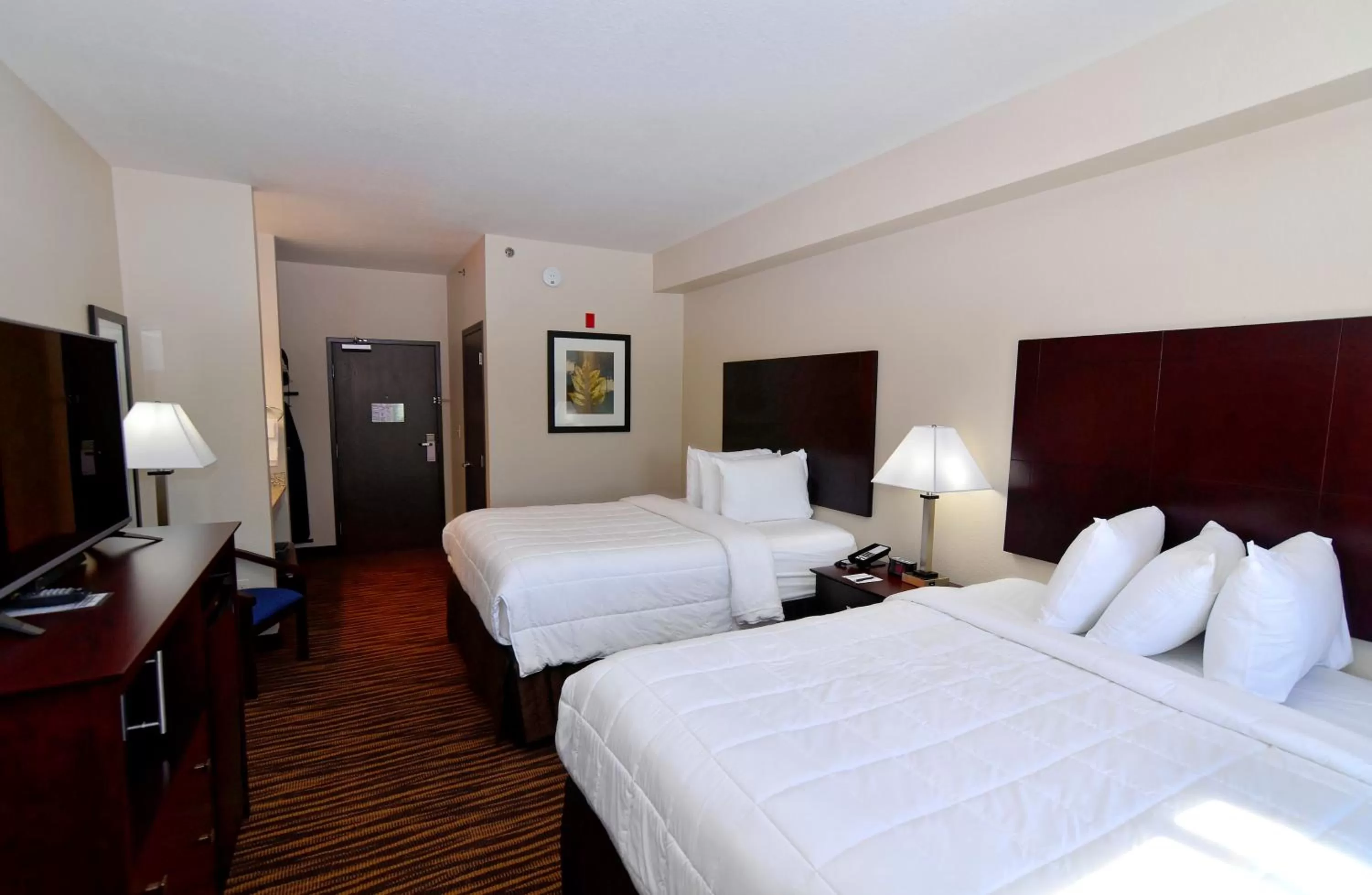 Standard Queen Room in Cobblestone Inn & Suites - Monticello