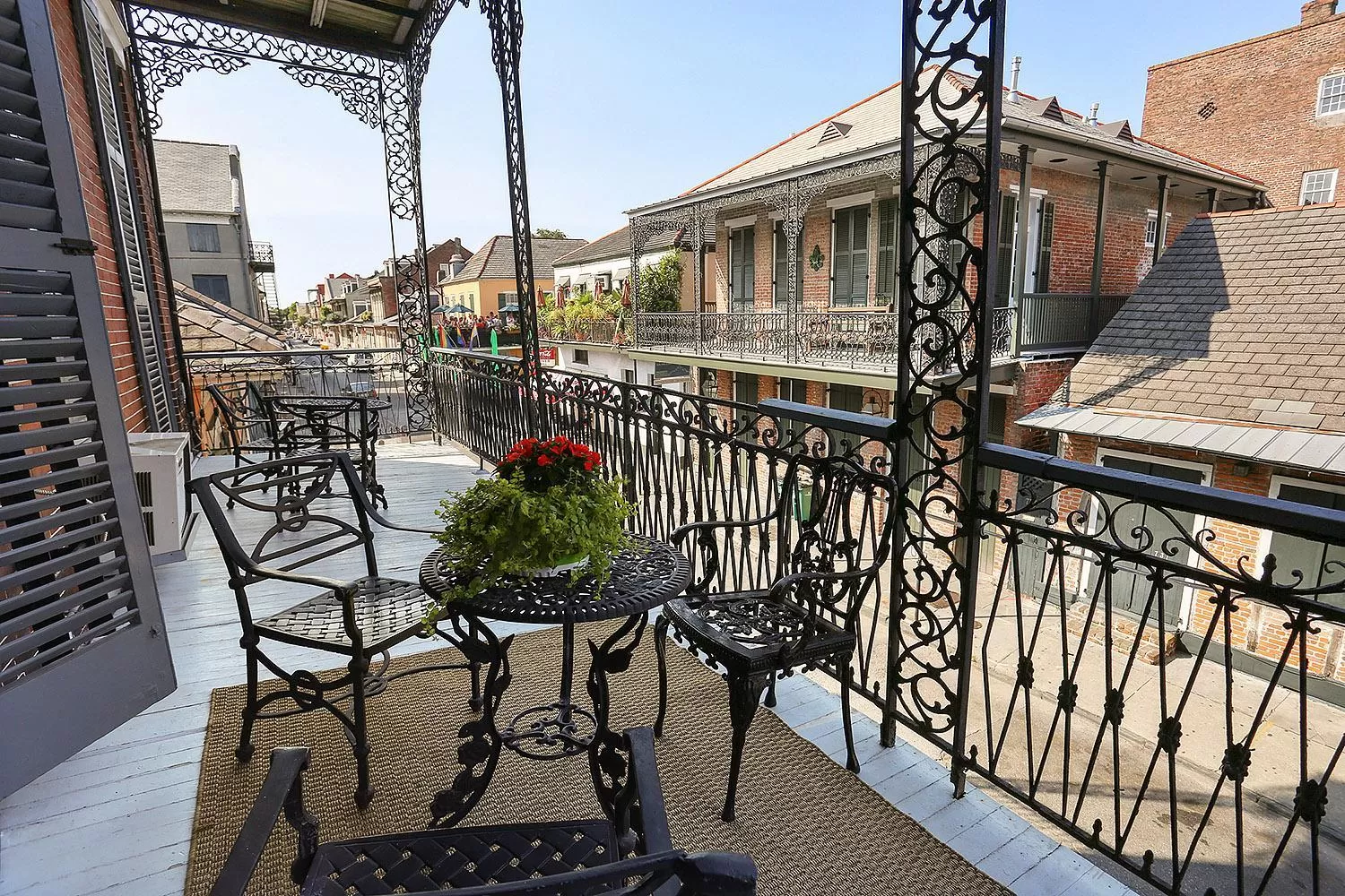 Studio with Balcony in French Quarter Mansion