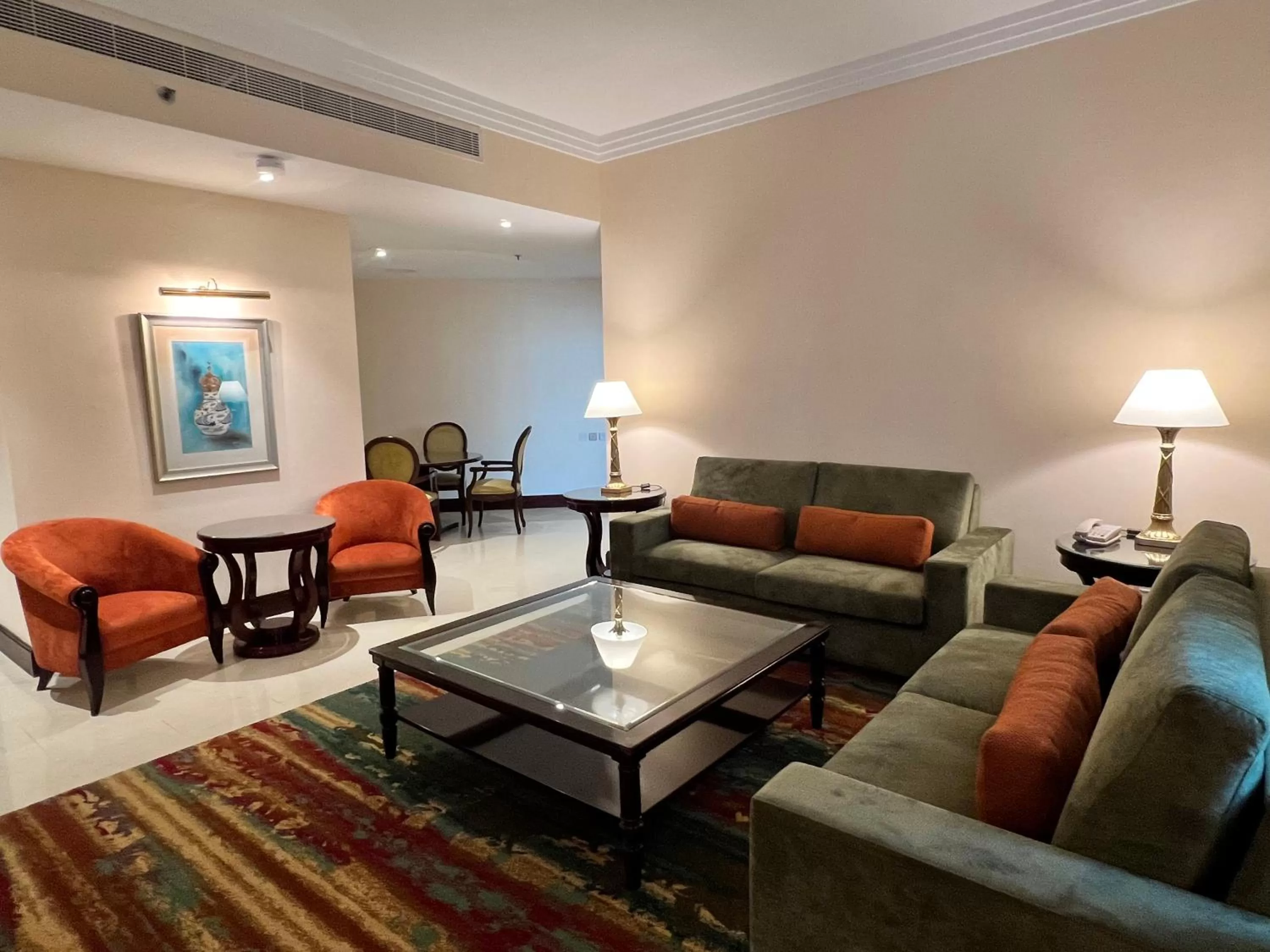 Luxury Suite in City Seasons Suites