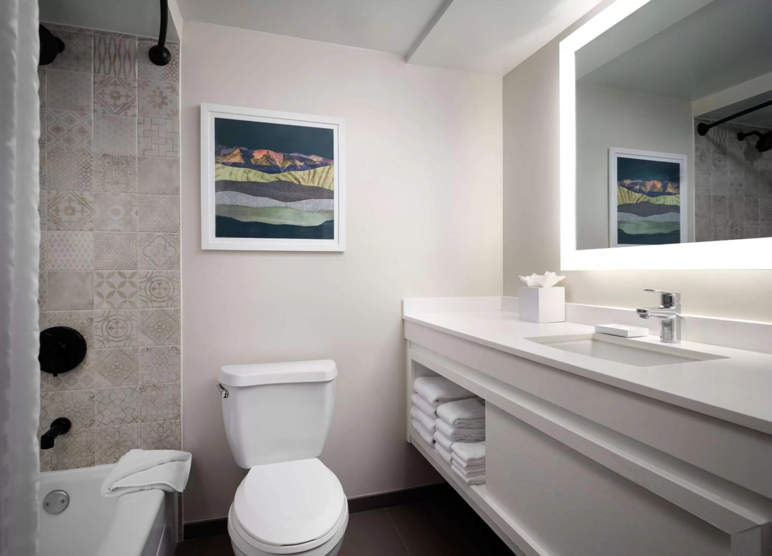 Queen Room with Two Queen Beds in Sonesta Irvine John Wayne Airport