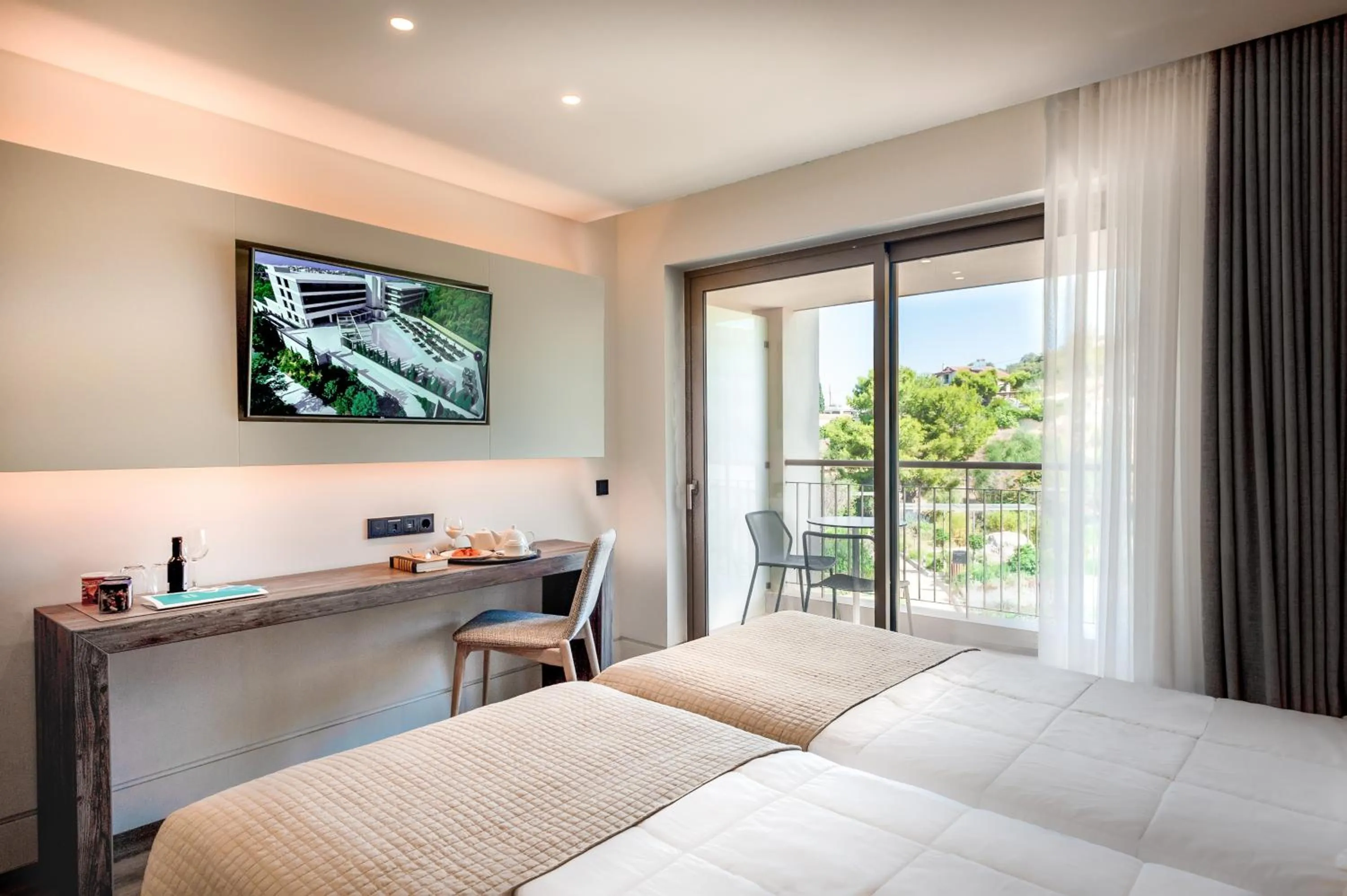 Deluxe Double Room in Vincci EverEden