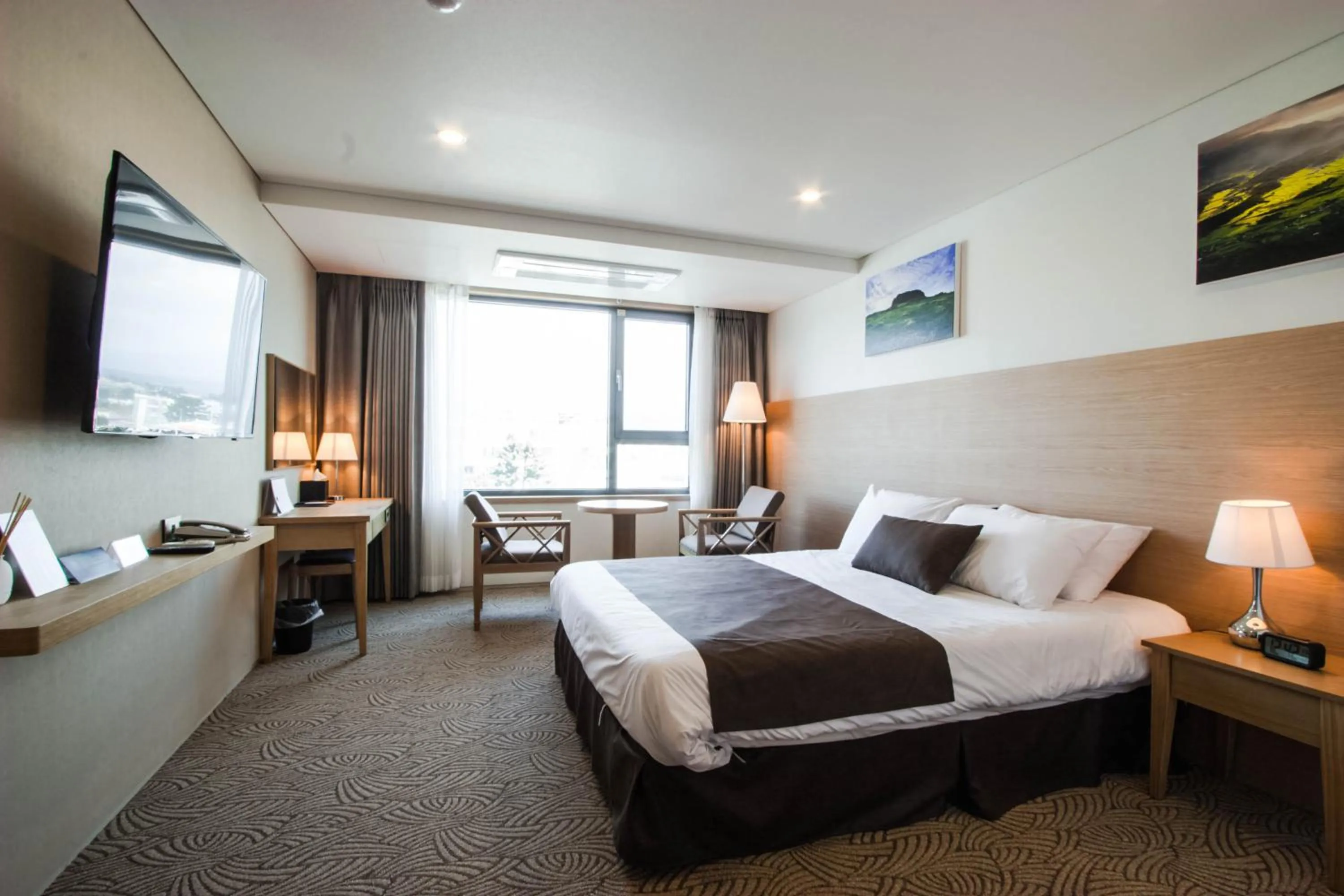 Standard Double Room in Benikea Jungmun Hotel