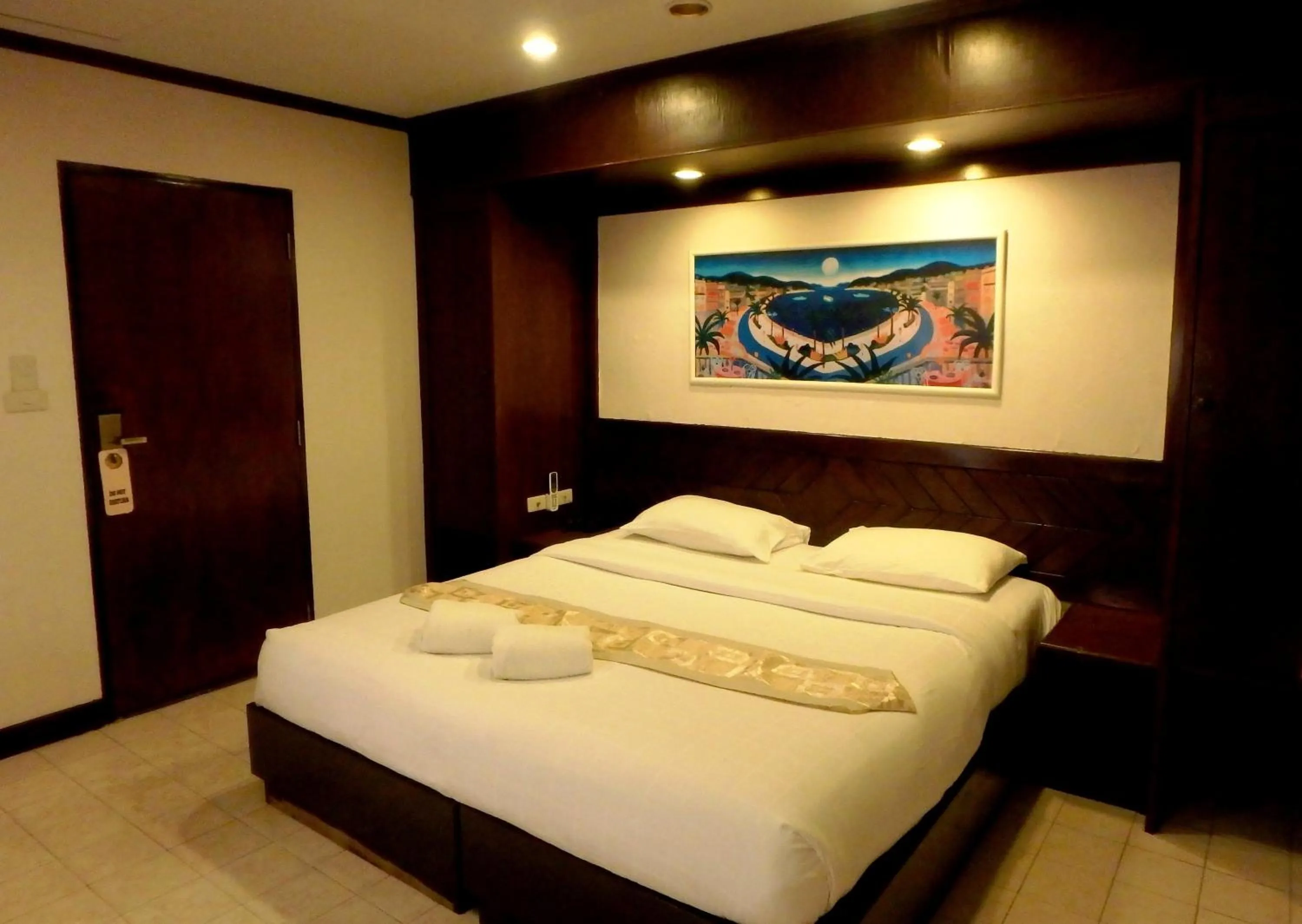 Deluxe Double Room in Karon Cafe Inn