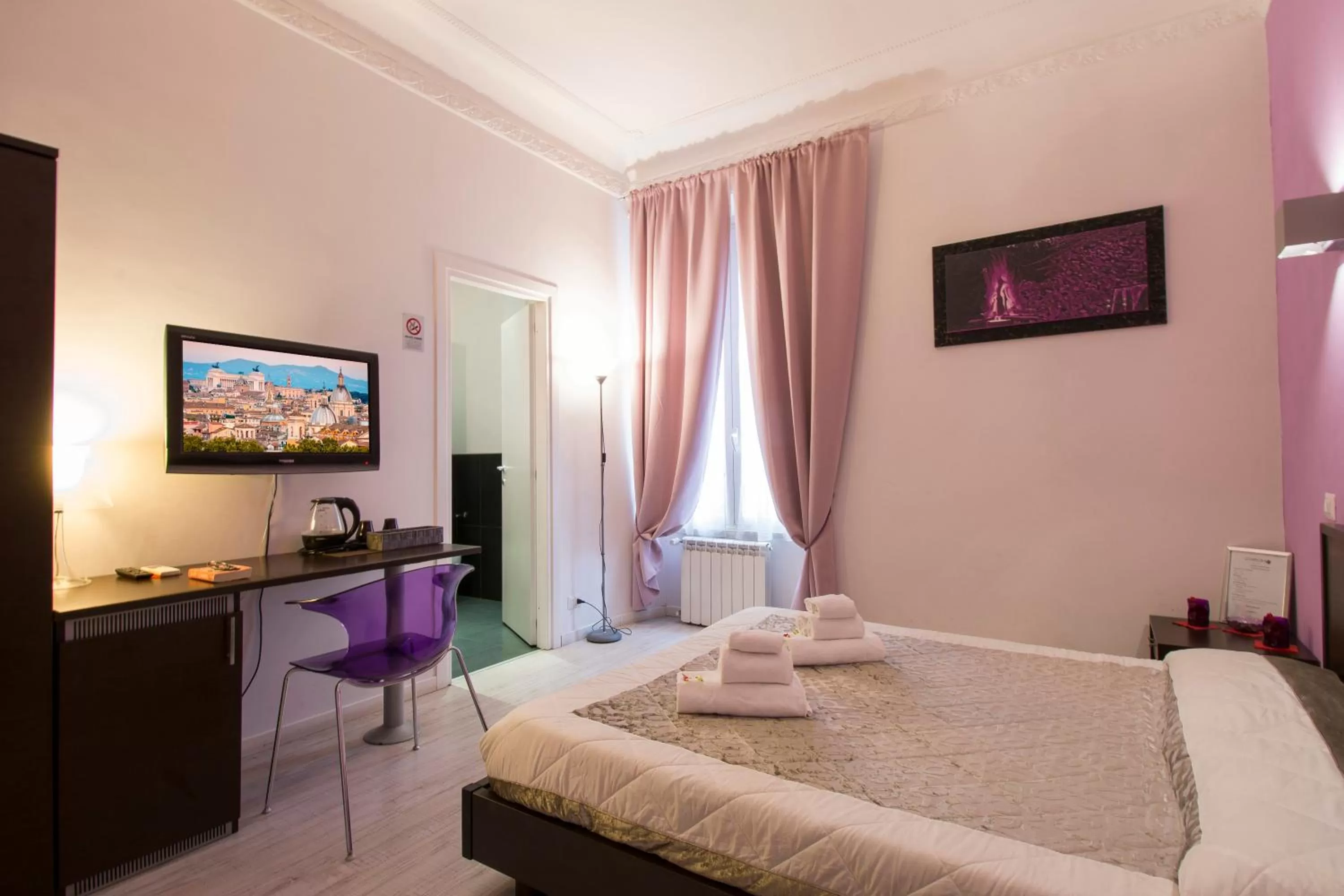Double or Twin Room in Chroma Italy - Chroma Tessera