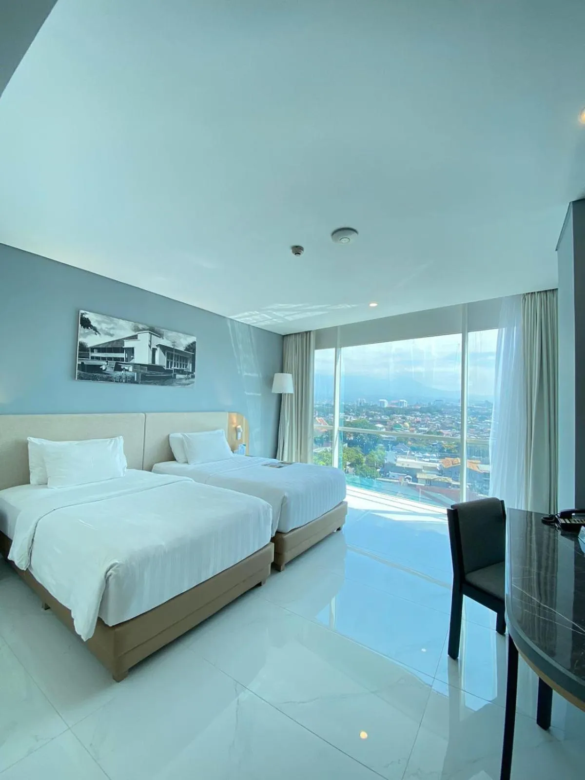 Deluxe Twin Room in THE 1O1 Malang OJ