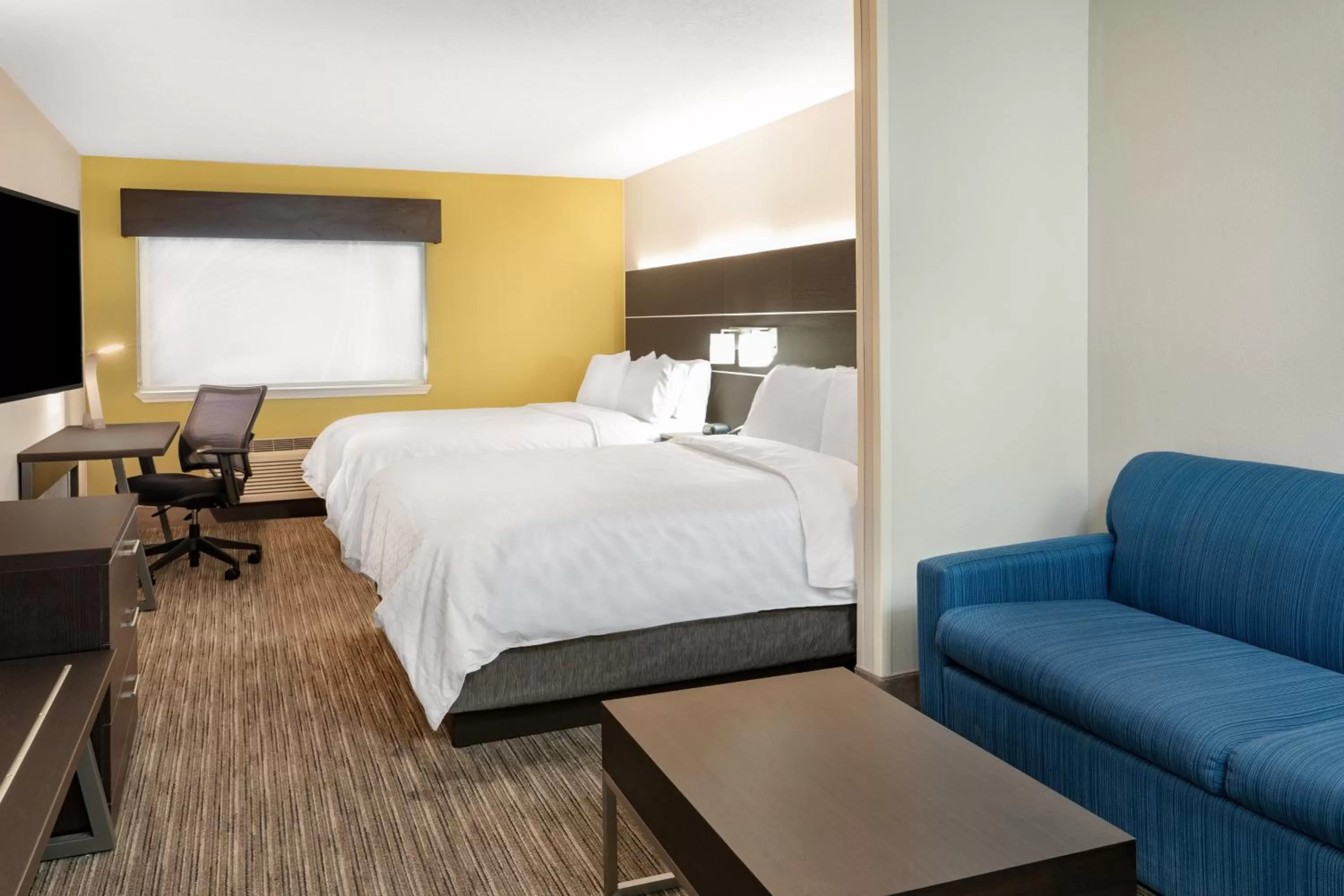 Standard Queen Room with Two Queen Beds in Holiday Inn Express Hotel & Suites Albuquerque - North Balloon Fiesta Park by IHG