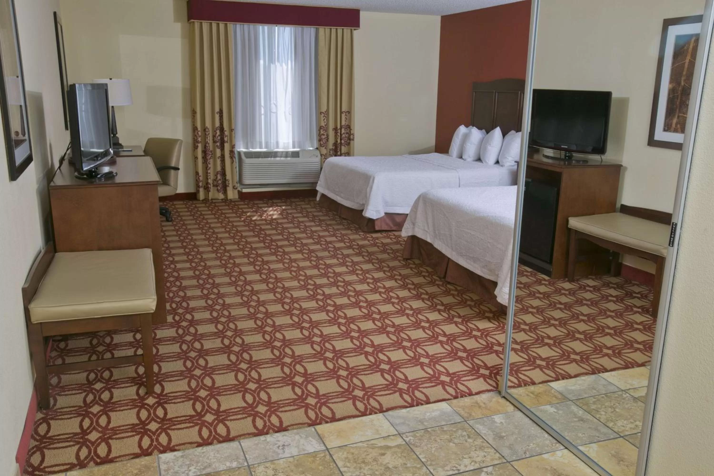 Queen Room with Two Queen Beds - Mobility Access/Non-Smoking in Hampton Inn & Suites Wiggins