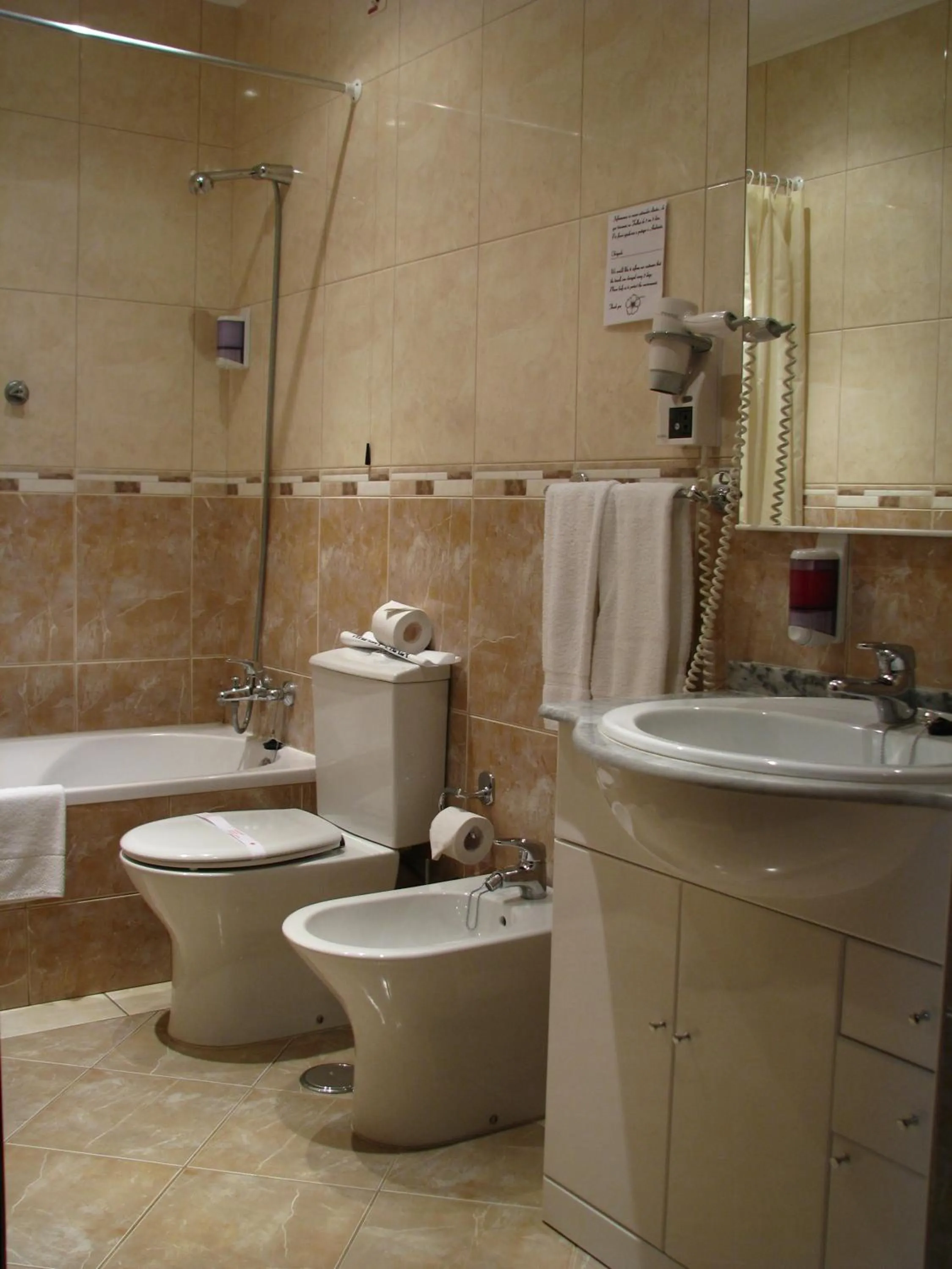 Superior Triple Room with Sea View in Hotel Avenida Praia