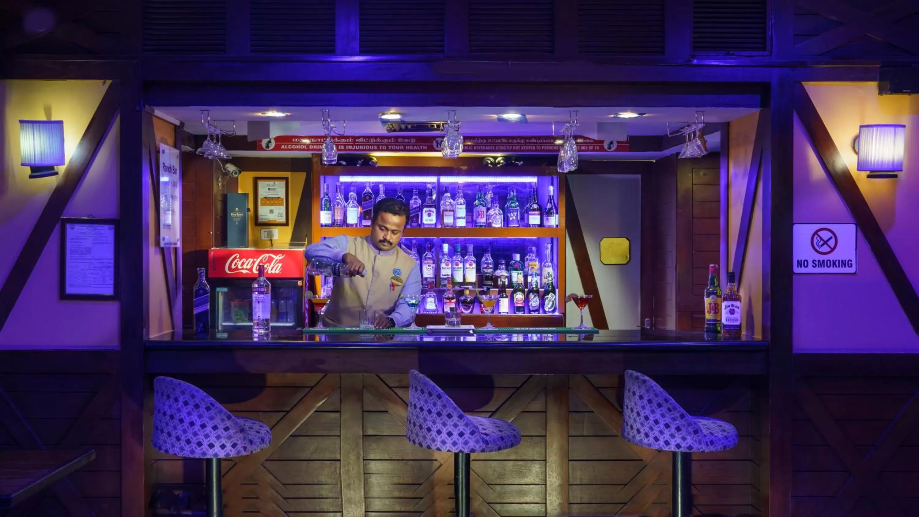 Lounge or bar in Fortune Pandiyan Hotel, Madurai - Member ITC Hotels' Group