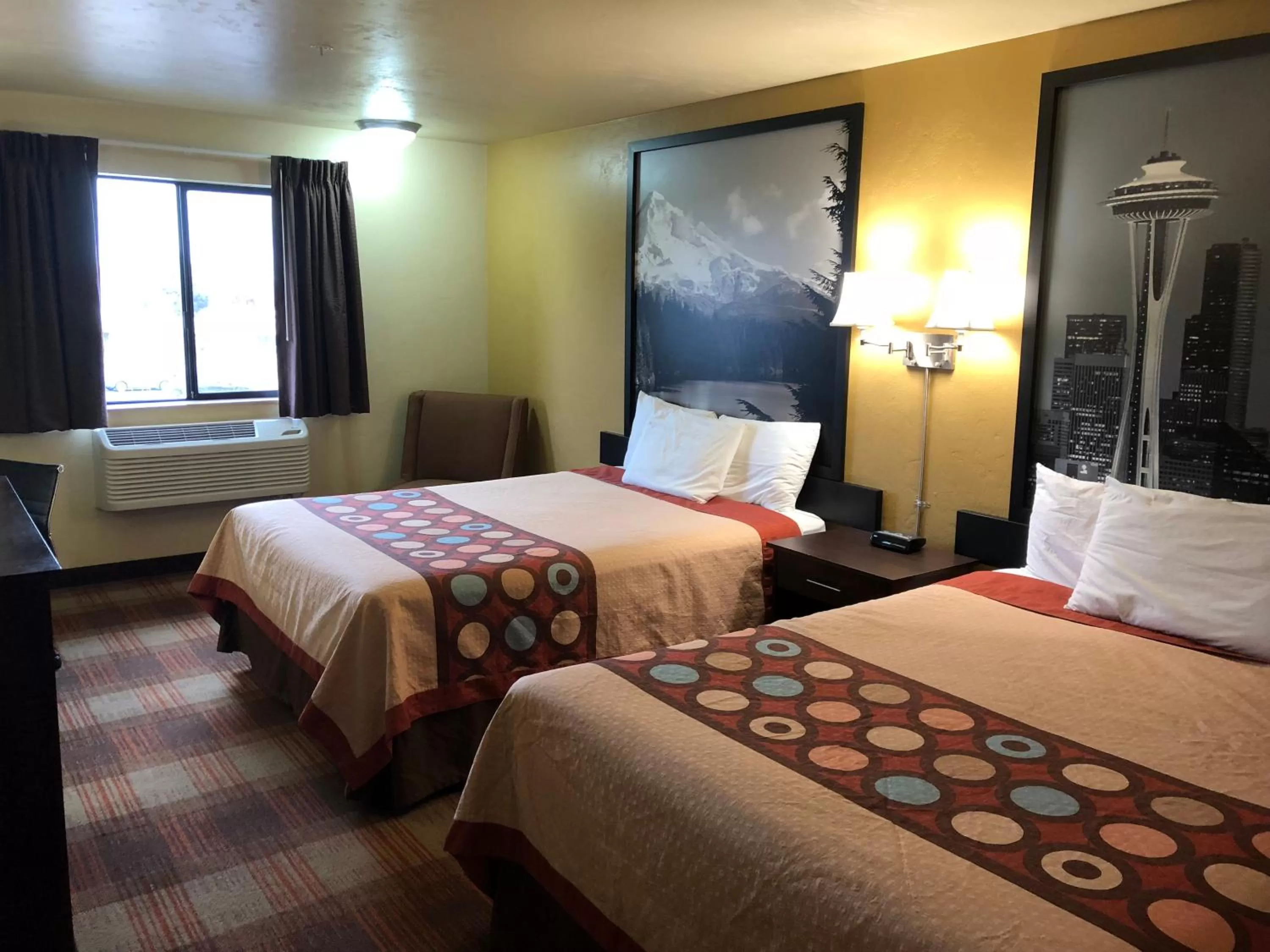 Queen Room with Two Queen Beds - Non-Smoking in Super 8 by Wyndham Kennewick