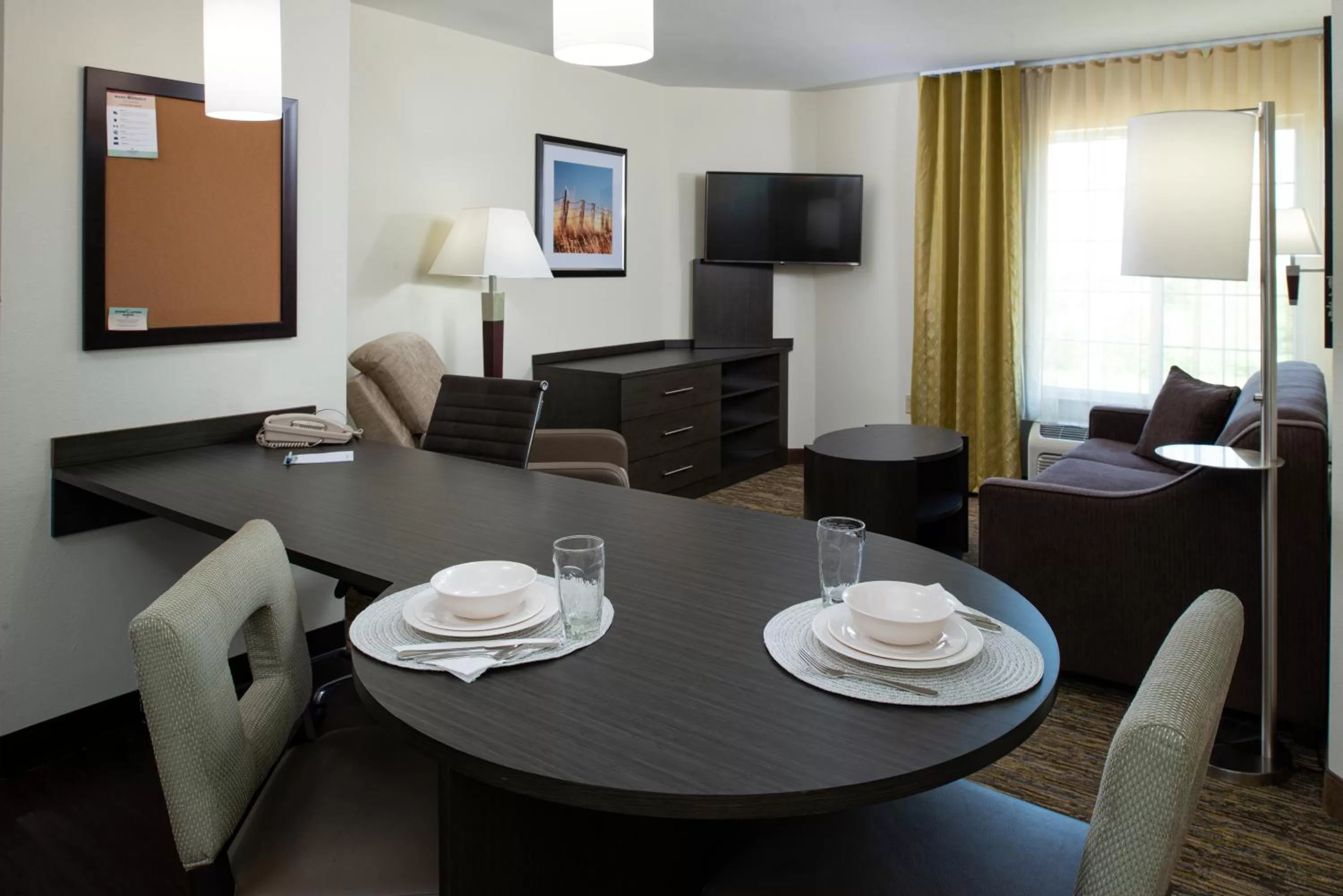 One-Bedroom Queen Suite - Non-Smoking in Candlewood Suites Olathe, an IHG Hotel