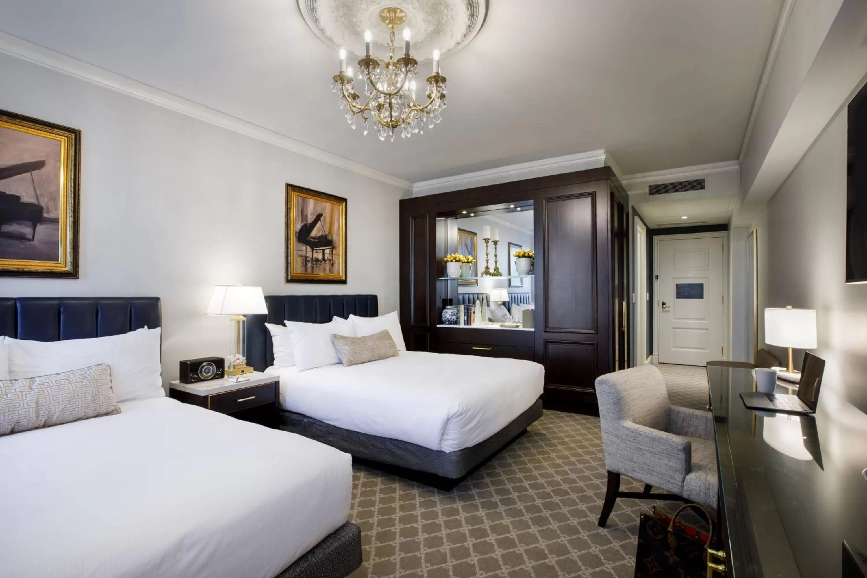 Queen Room with Two Queen Beds - Hearing Accessible in Hotel Carmichael, Autograph Collection