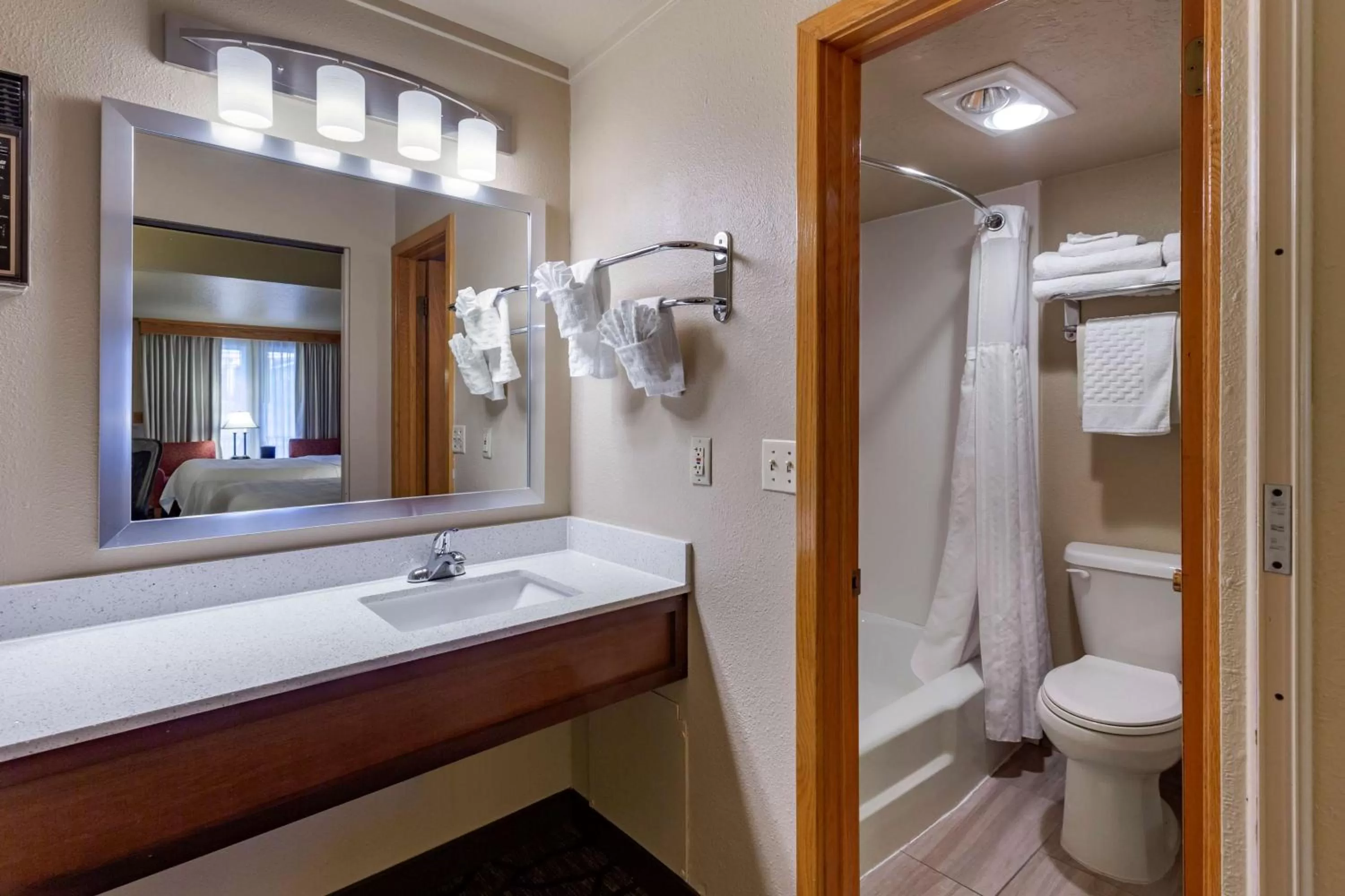 Queen Room with Two Queen Beds - Non-Smoking in Best Western Dunmar Inn