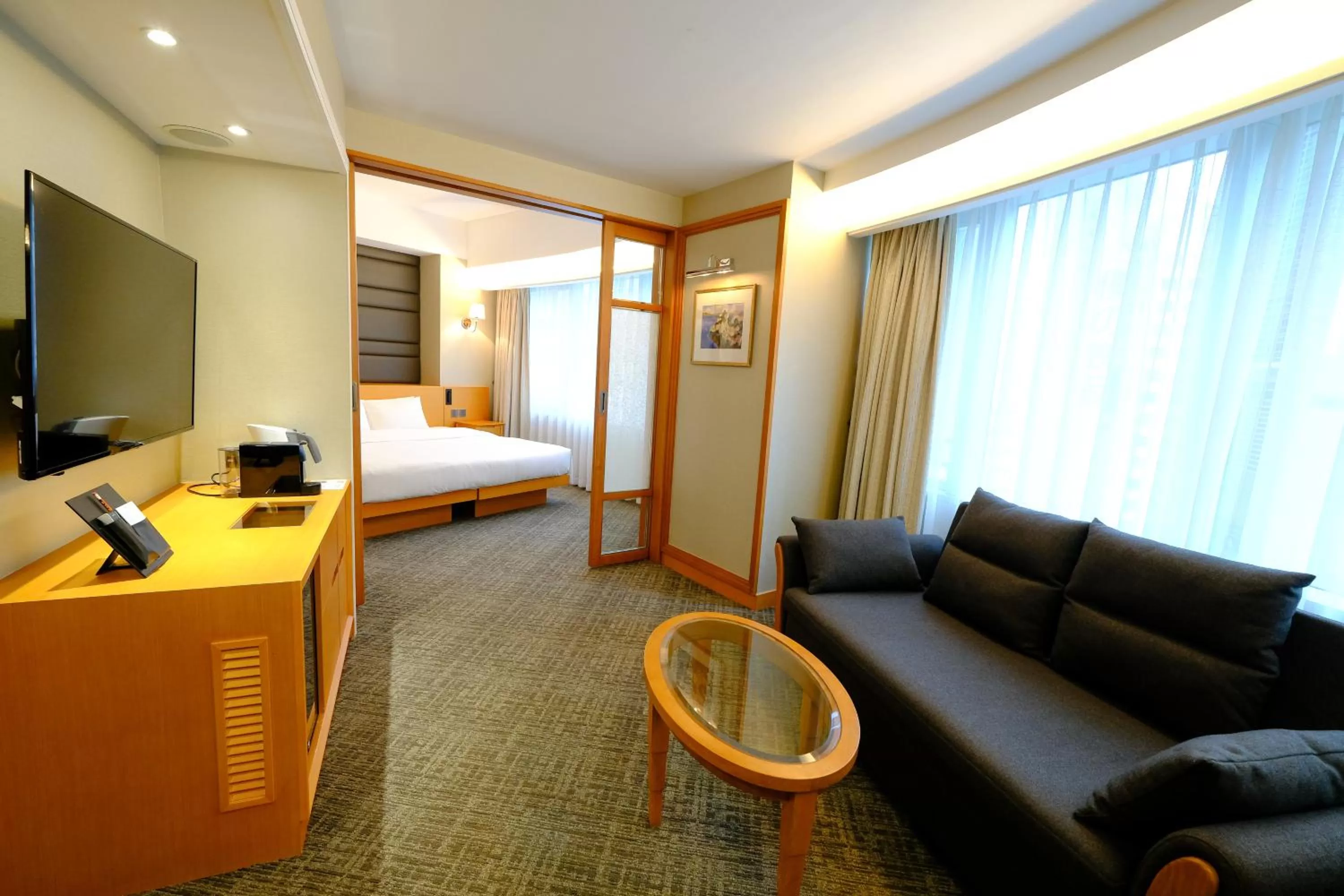 Grand Studio - King Bed with open area in South Pacific Hotel