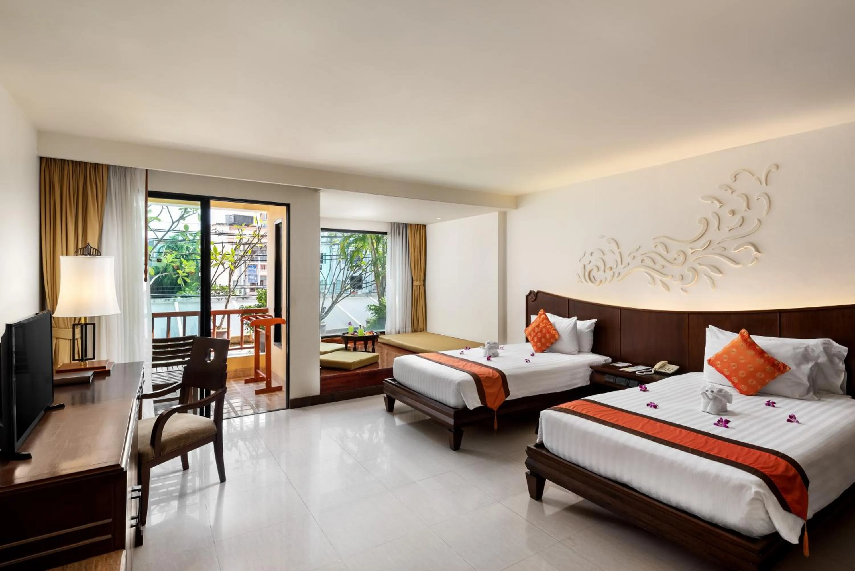 Deluxe Double or Twin Room in Patong Paragon Resort & Spa SHA Extra Plus