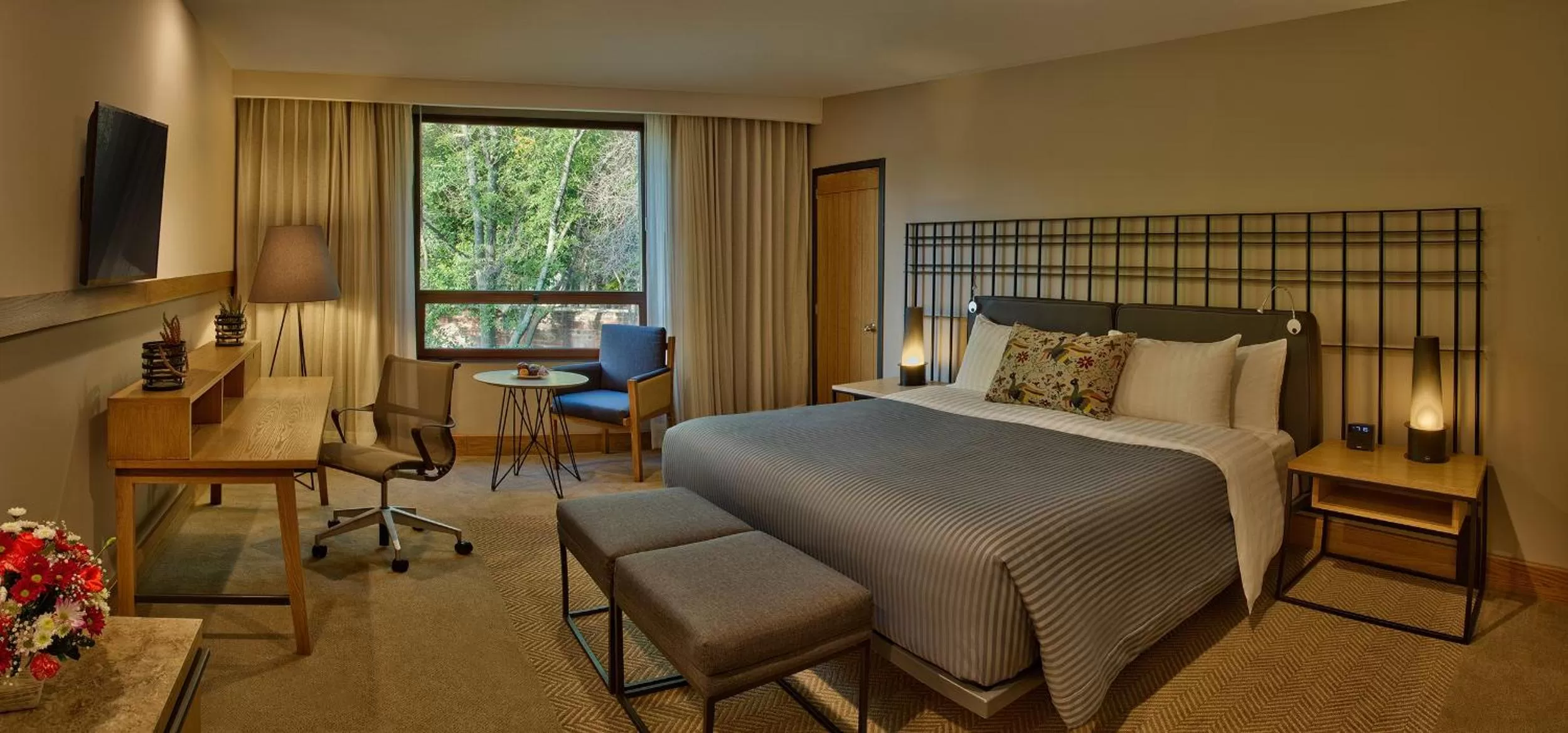 Brisas Business Club King Size in Hacienda Jurica by Brisas