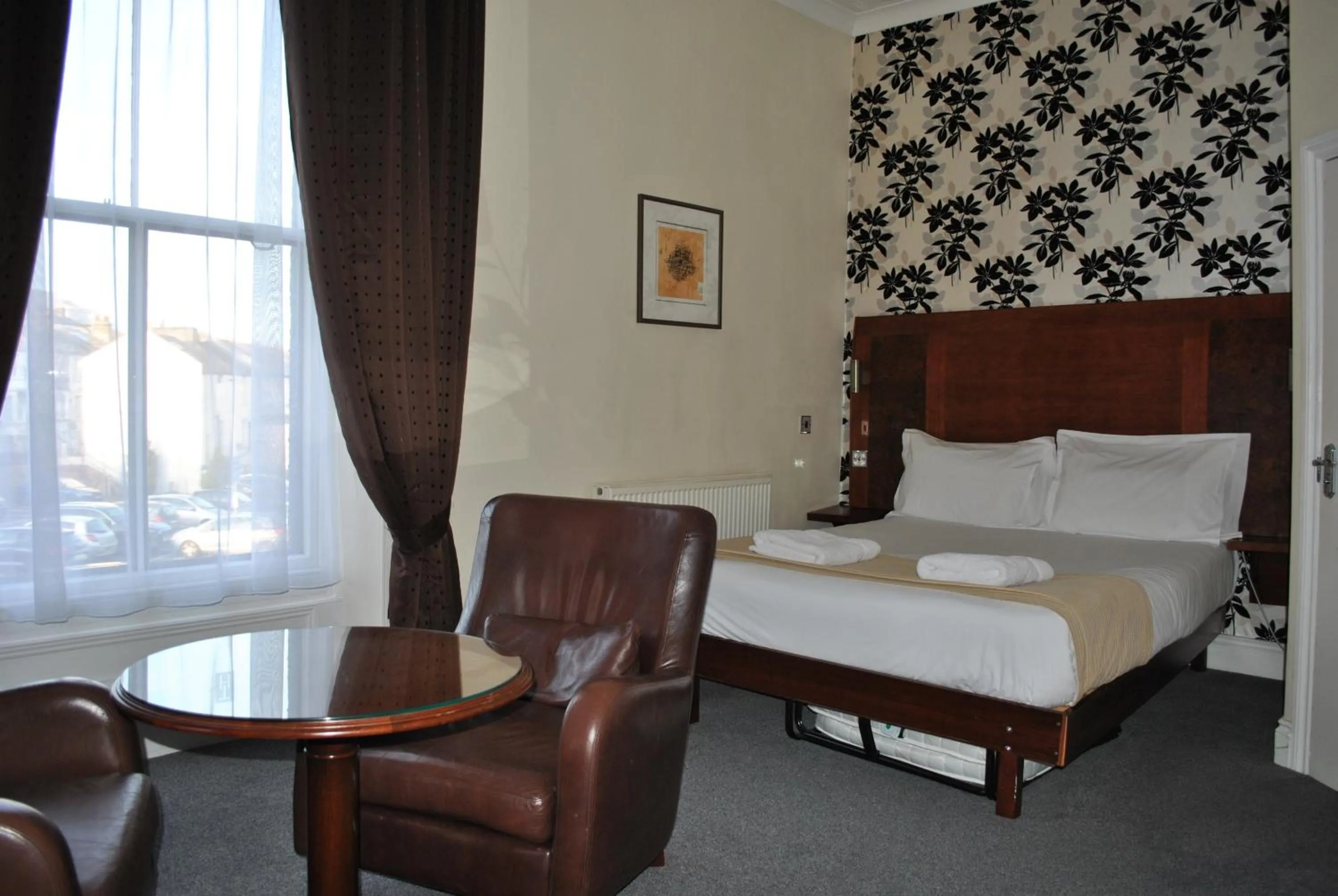 Deluxe King Room in Town House Rooms