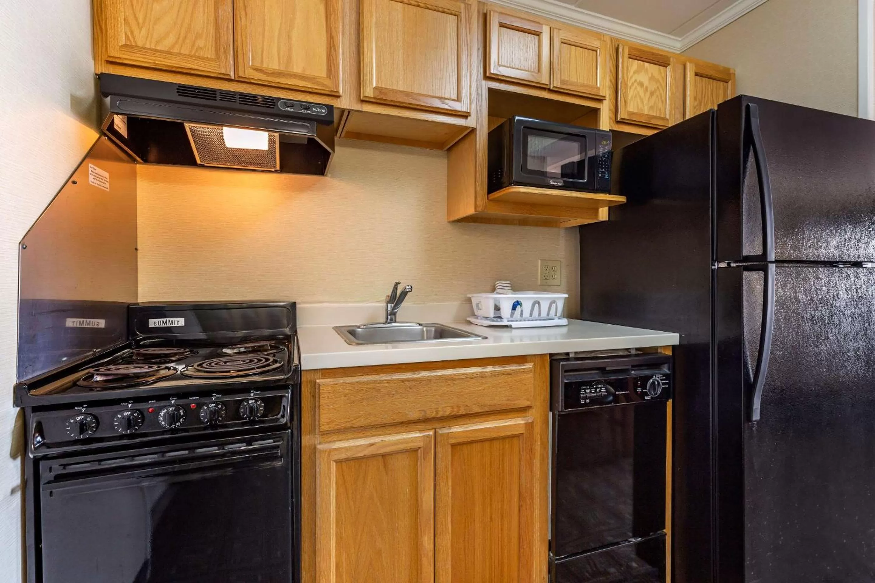 Efficiency, Oceanfront, 1 King Bed & Sofa Bed, Interior Entrance, Non Smoking in Quality Inn Boardwalk