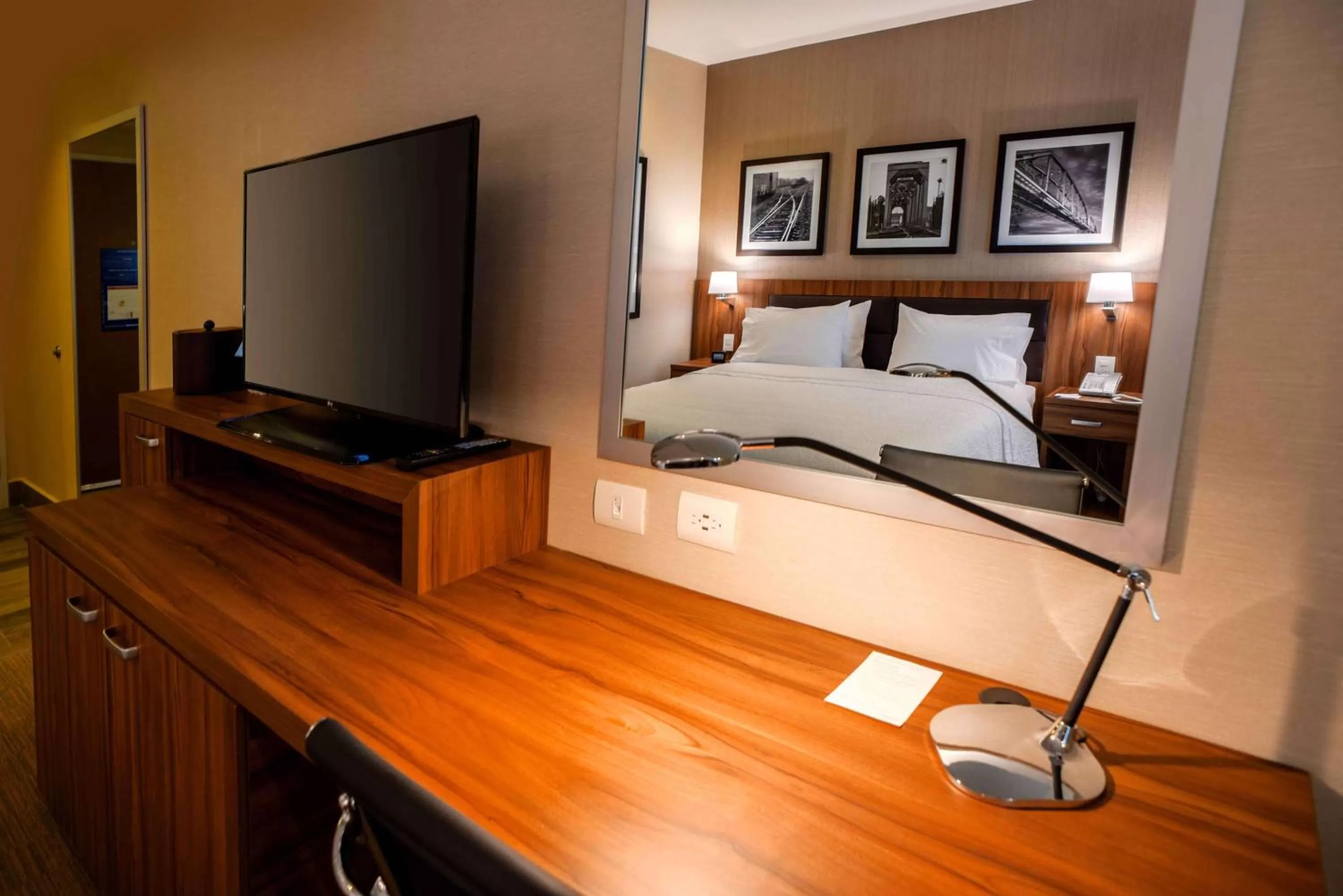 Executive King Room - Non-Smoking in Hampton Inn Piedras Negras