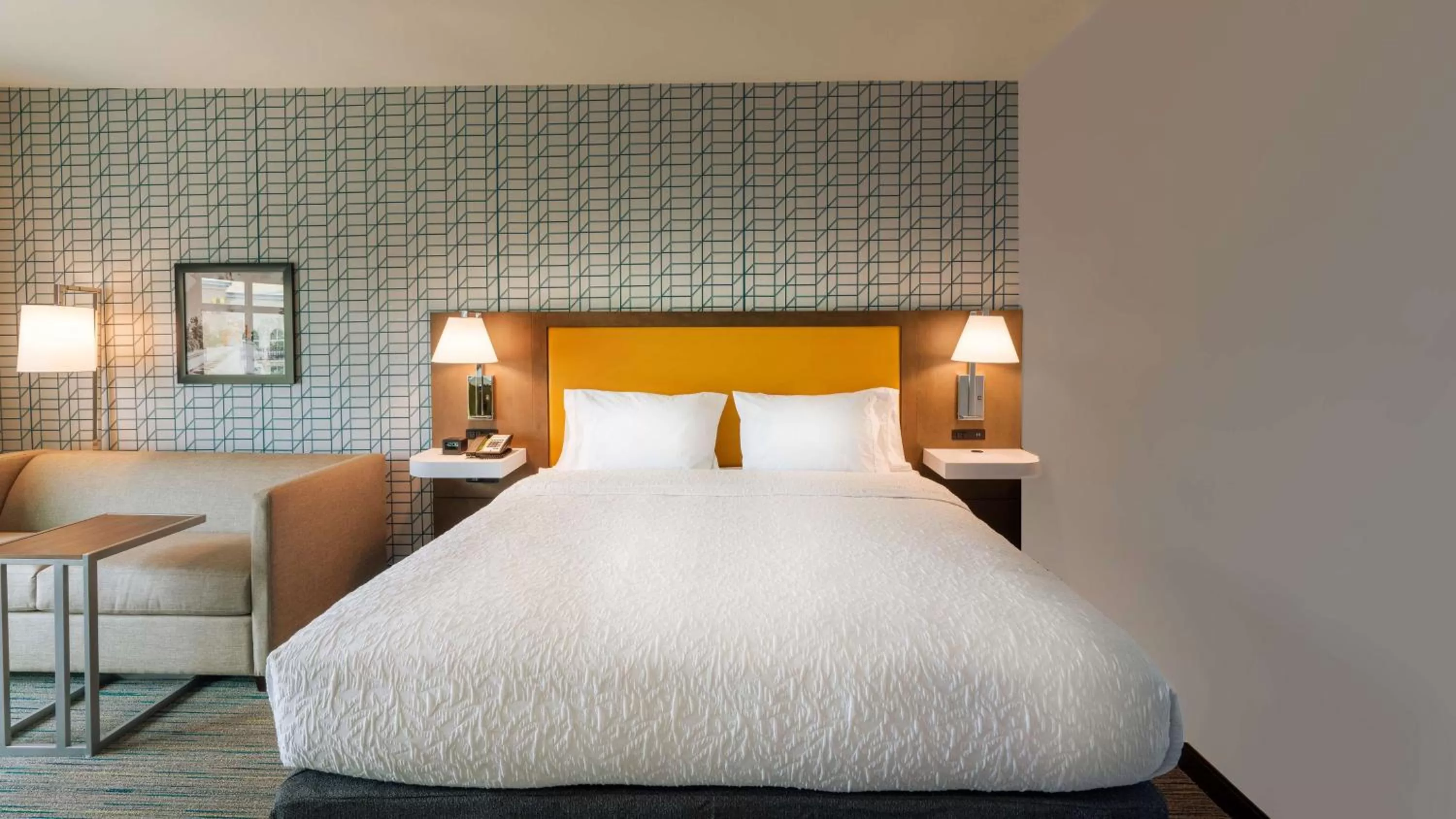 King Room in Hampton Inn Riverside Downtown