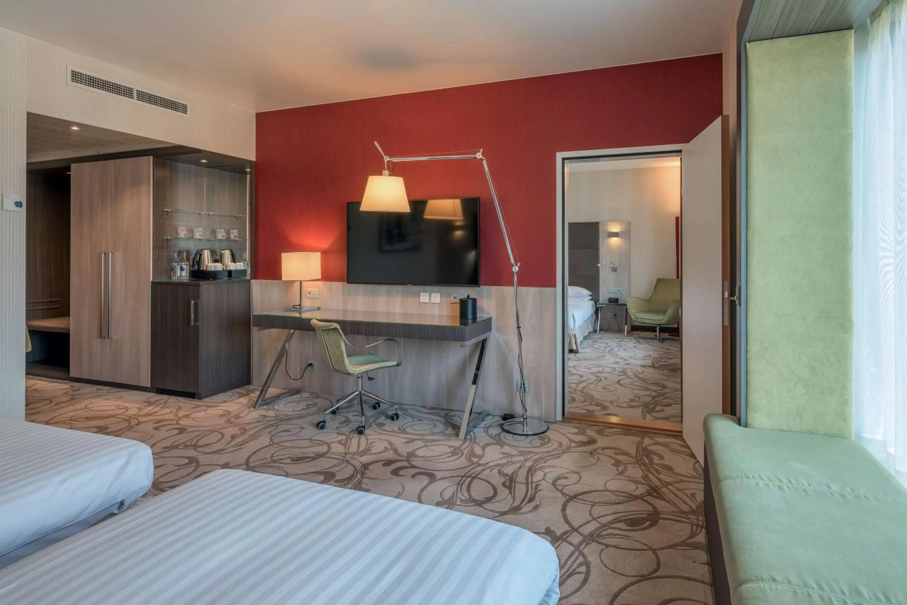 Deluxe Family Room in Hilton Geneva Hotel and Conference Centre