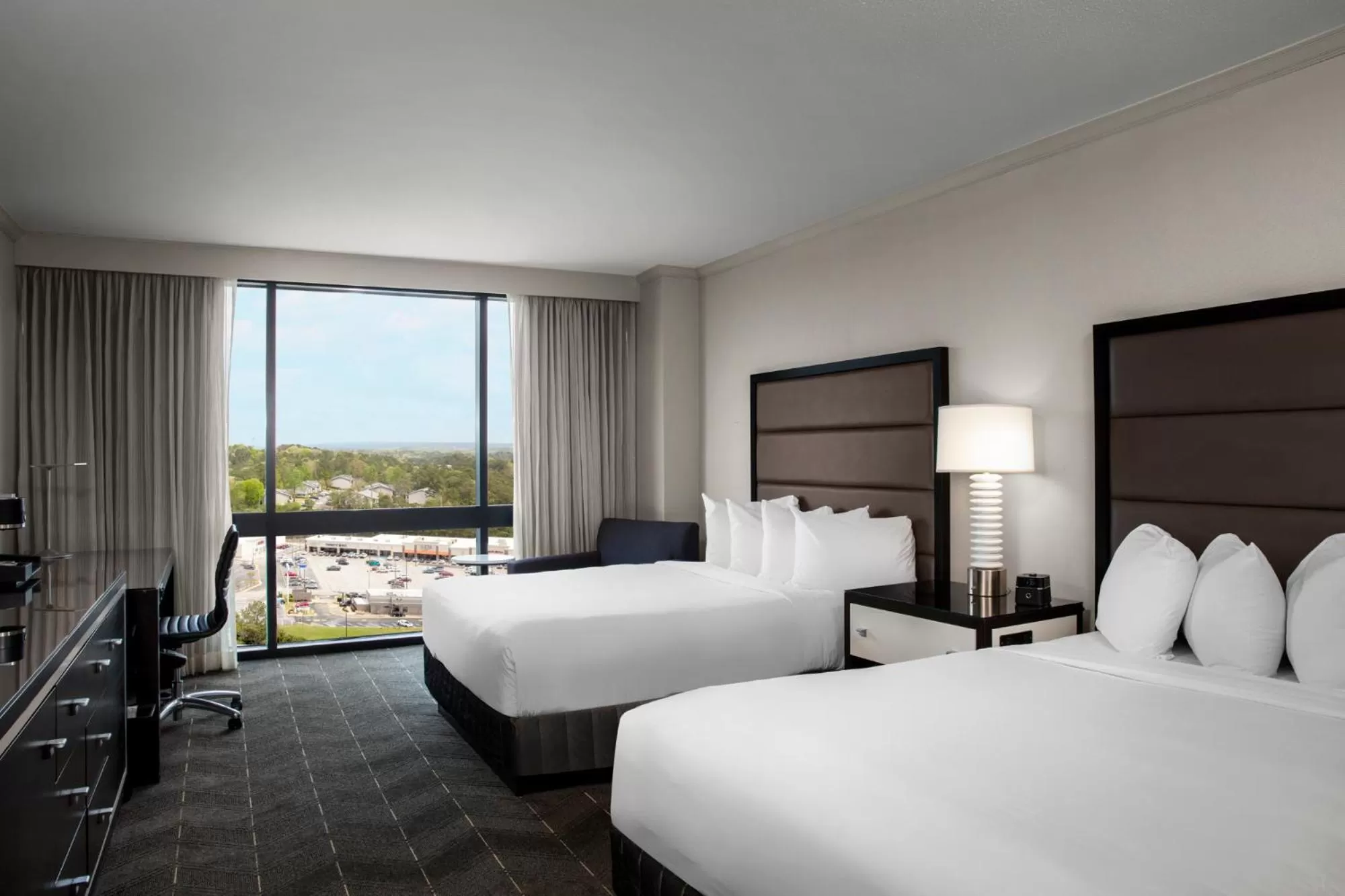 Queen Room with Two Queen Beds and Accessible Tub - Disability Access in Hyatt Regency Birmingham - The Wynfrey Hotel