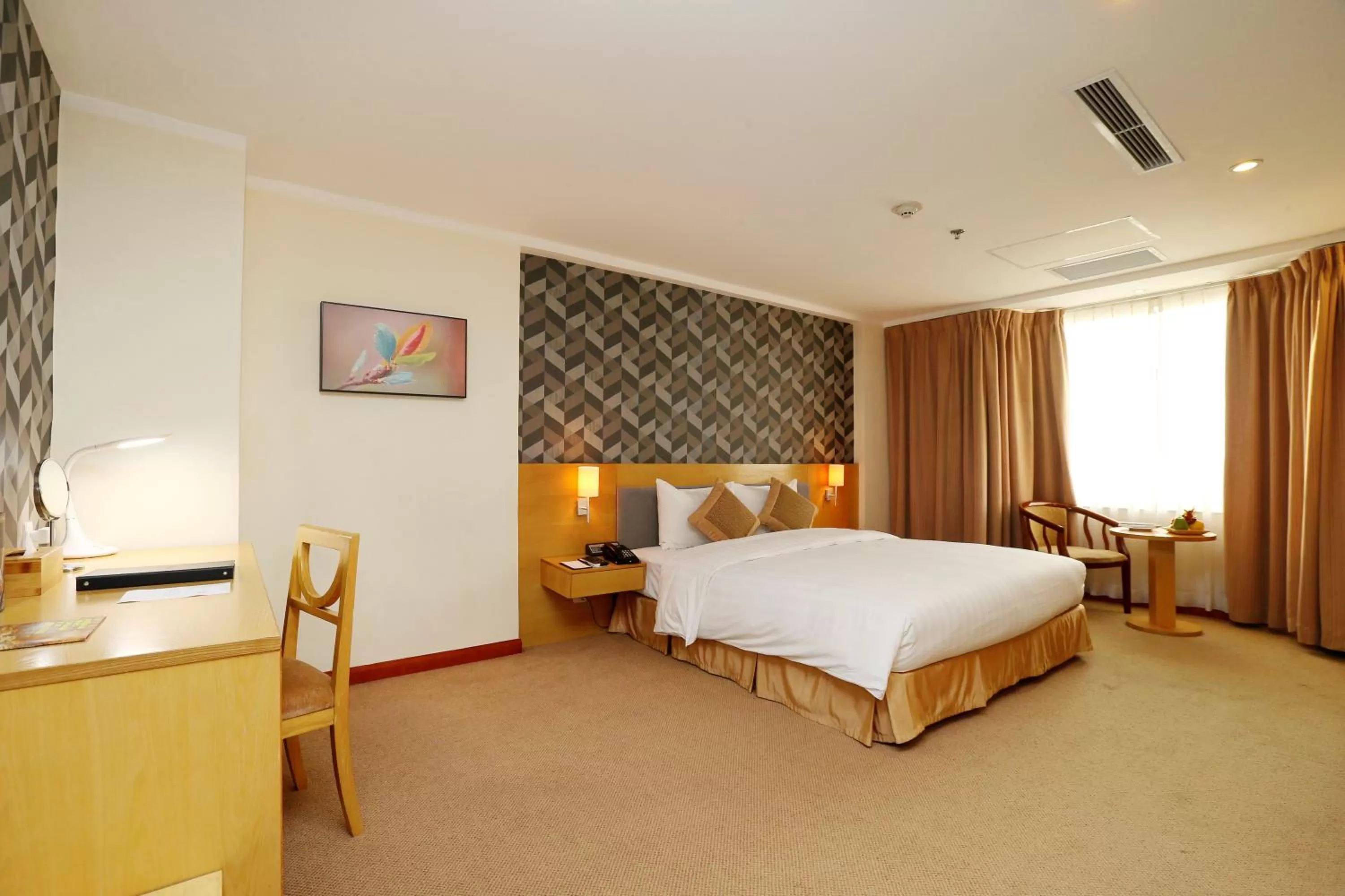 Junior Suite - single occupancy in La Casa Hanoi Hotel