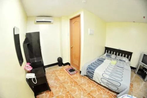 Deluxe Family Room in Honey Hunt House