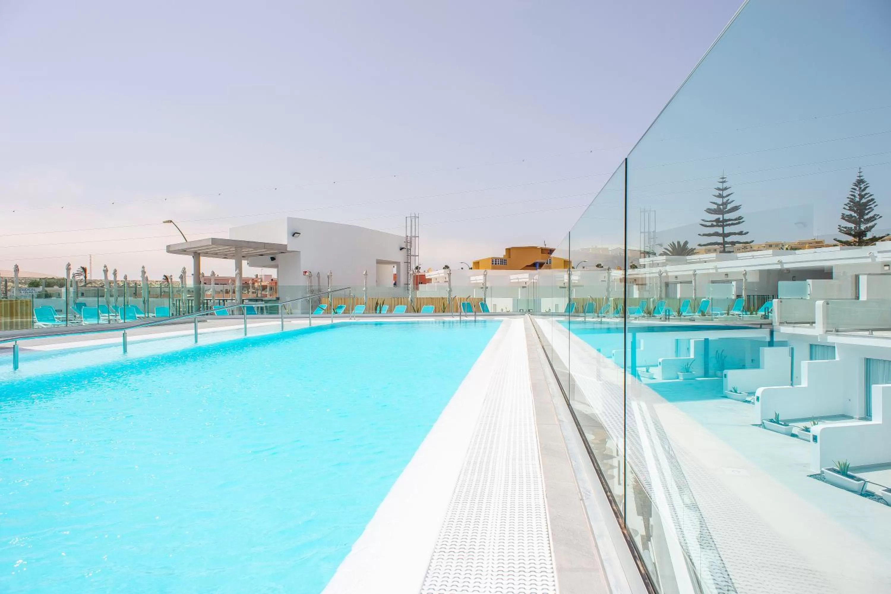 Swimming pool in Hotel Taimar