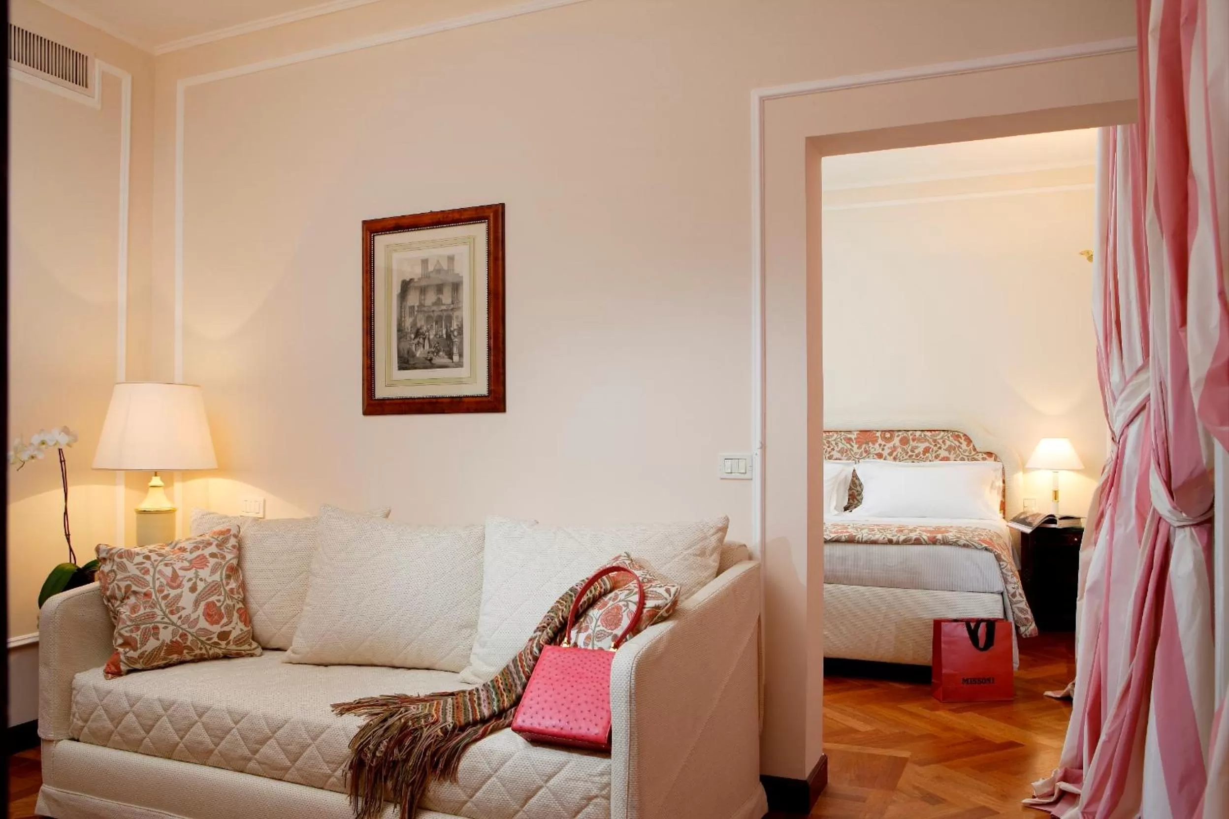 Suite in Hotel De La Ville