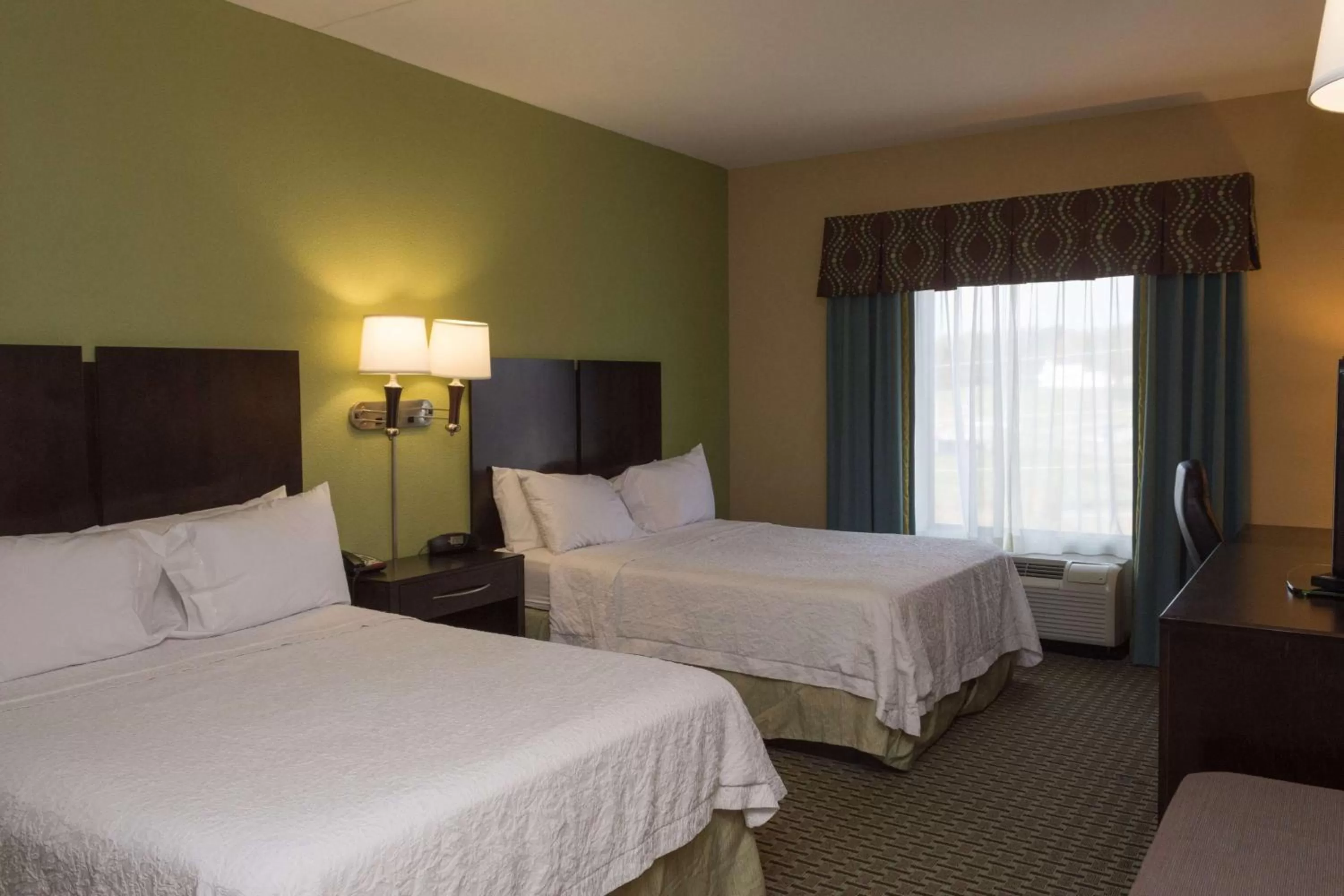 Queen Room with Two Queen Beds/ Hearing Accessible- Non- Smoking in Hampton Inn Dandridge