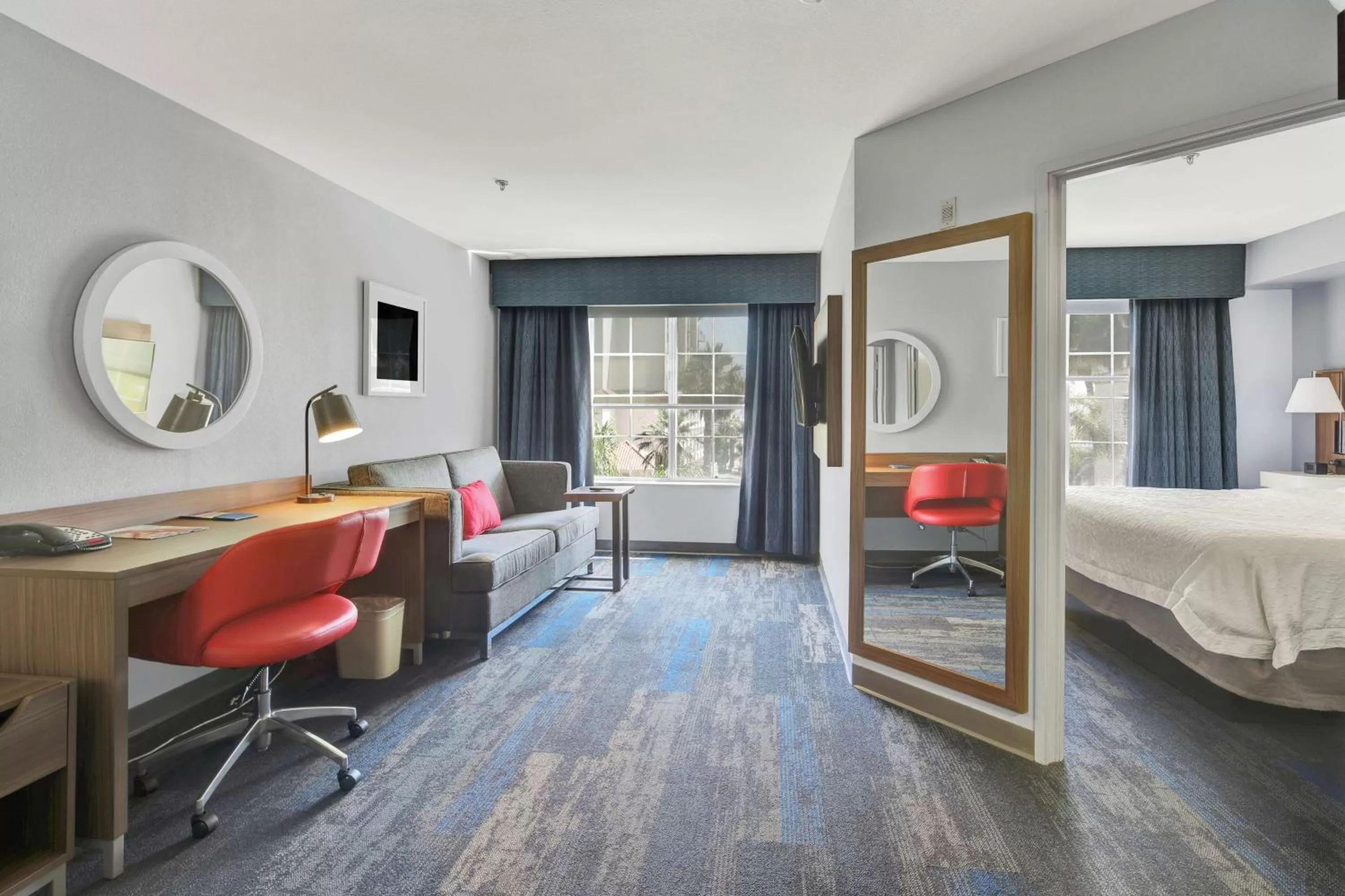 One-Bedroom King Suite - Non-Smoking in Express Inn