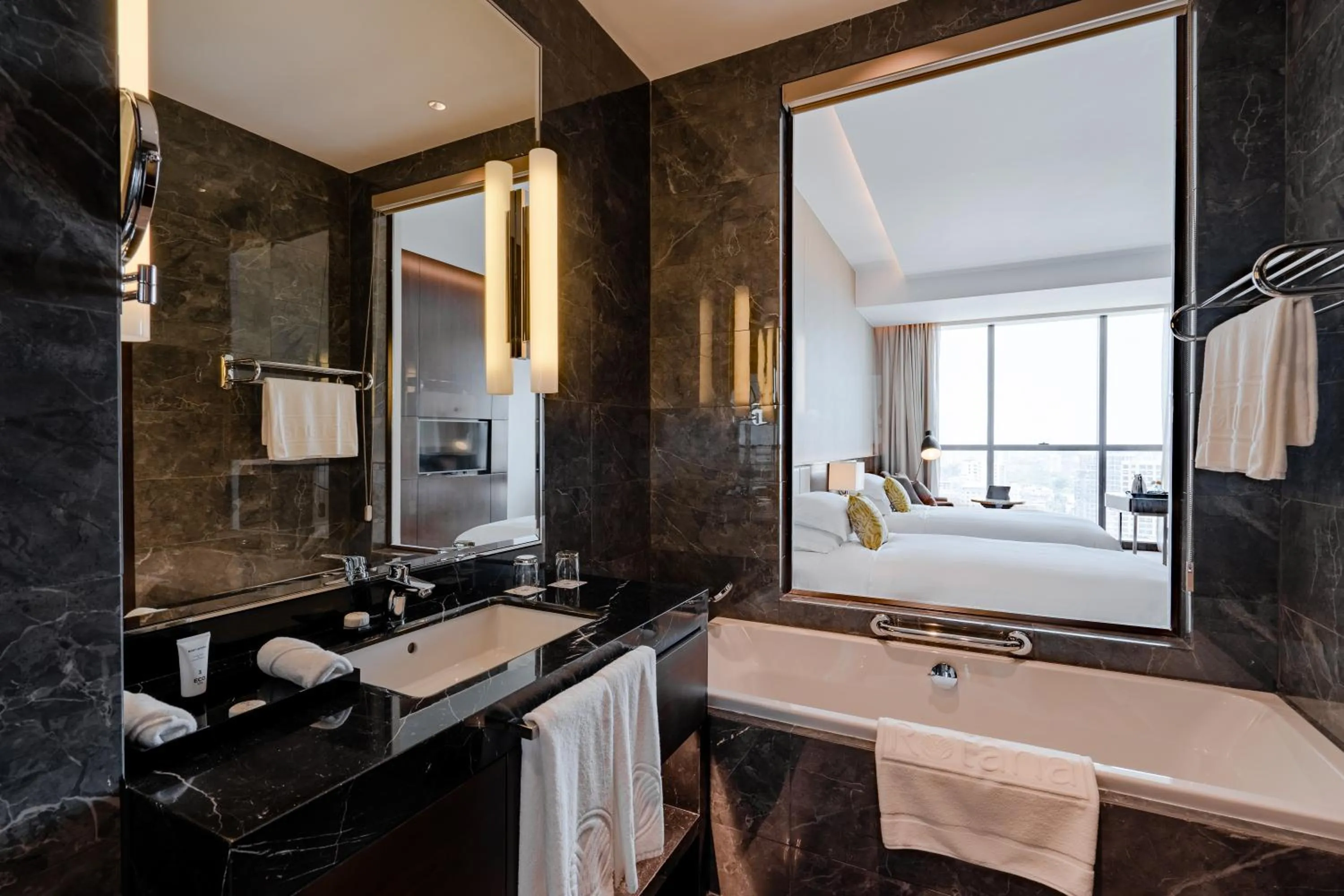 City View  Room – Twin Bed in Johari Rotana