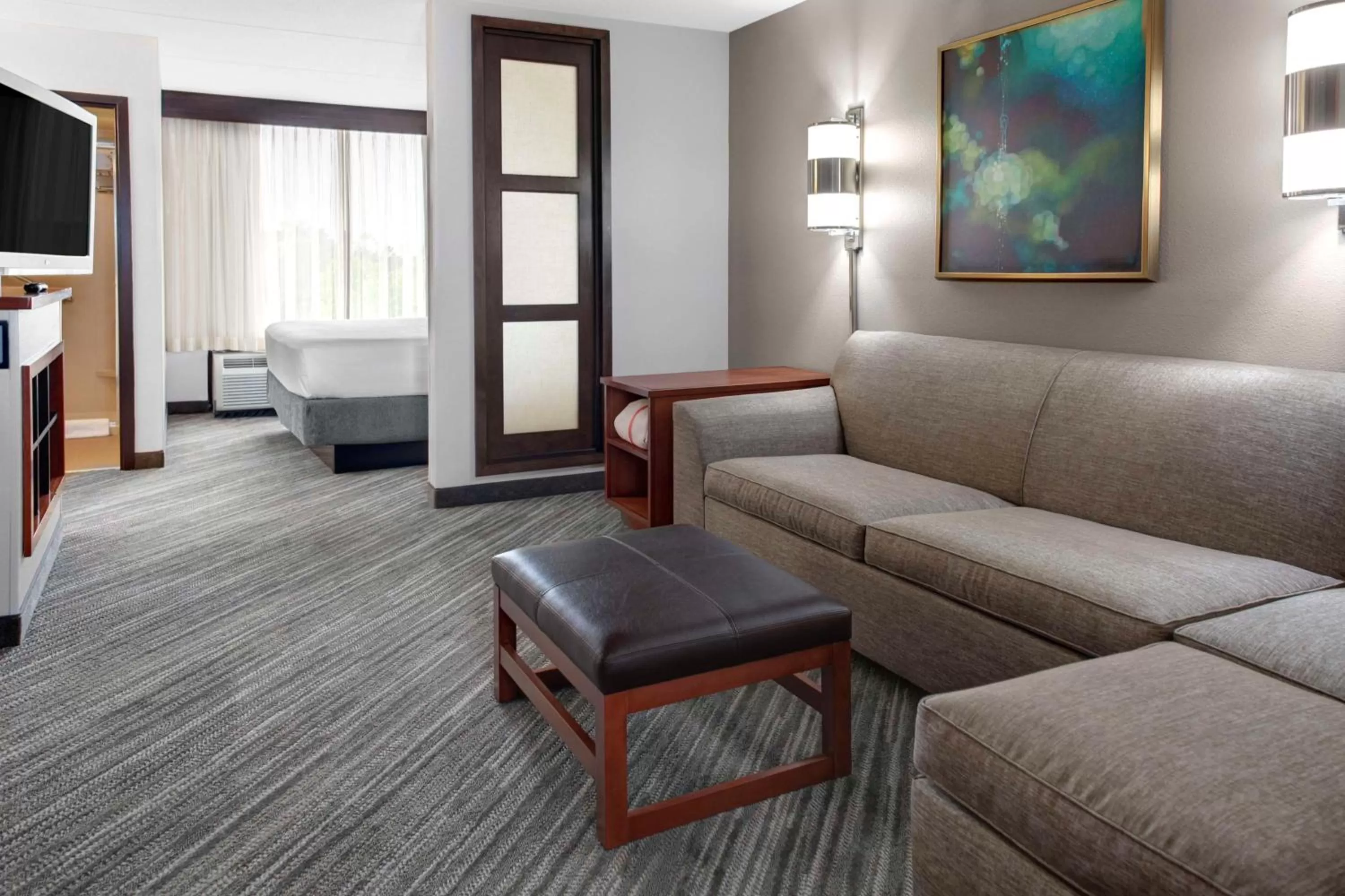 King Room with Sofa Bed and Accessible Tub - Disability Access in Hyatt Place Nashville Opryland